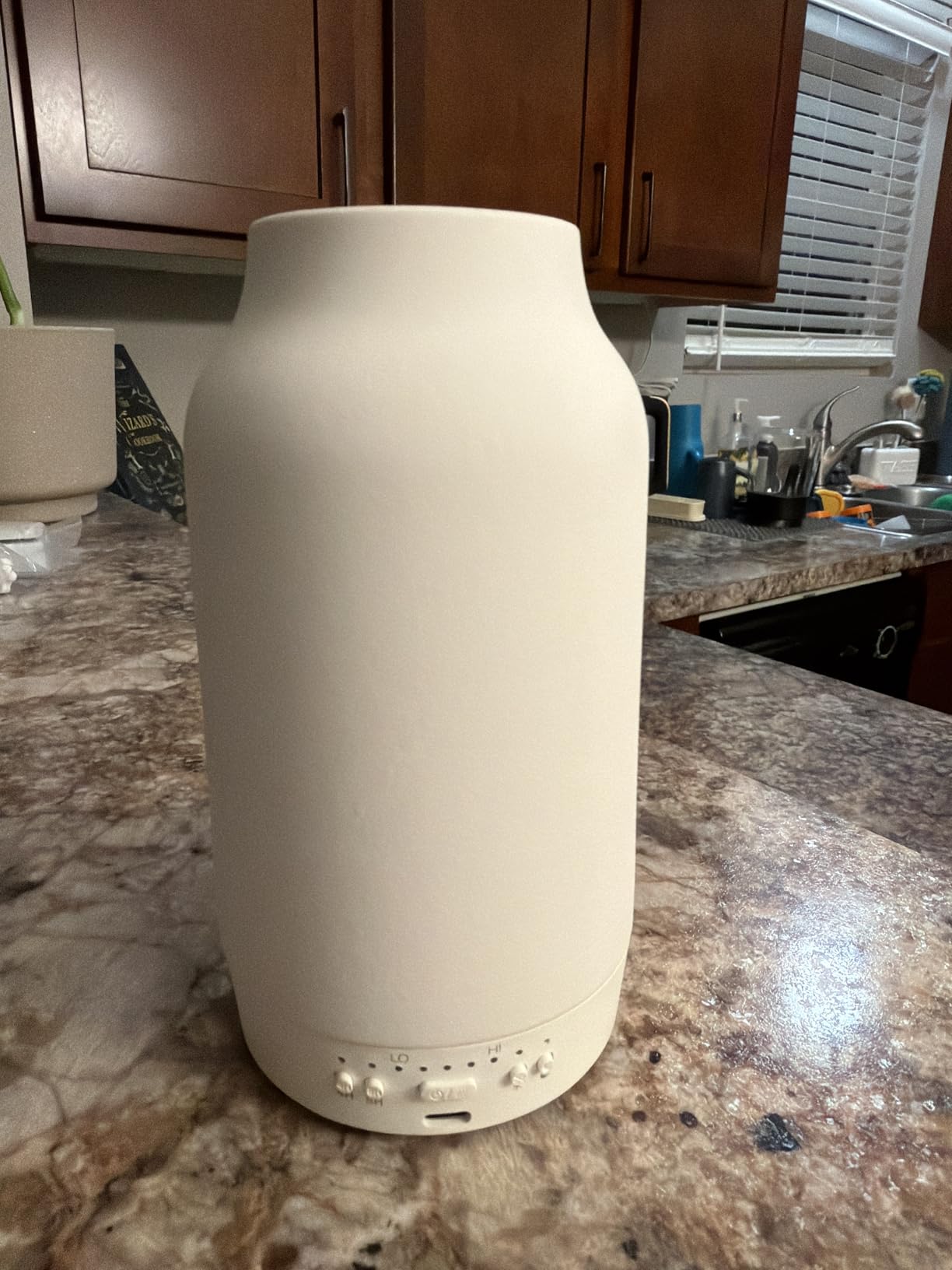 Vitruvi Air Waterless Diffuser for Home, 1500 Sq Ft Coverage | Diffusers for Home, Oil Diffuser, Housewarming Gift, Ceramic Finish, 5 Adjustable Scent Strengths | White Customer Review Vitruvi Air Waterless Diffuser for Home, 1500 Sq Ft Coverage | Diffusers for Home, Oil Diffuser, Housewarming Gift, Ceramic Finish, 5 Adjustable Scent Strengths | White - Customer Photo 1