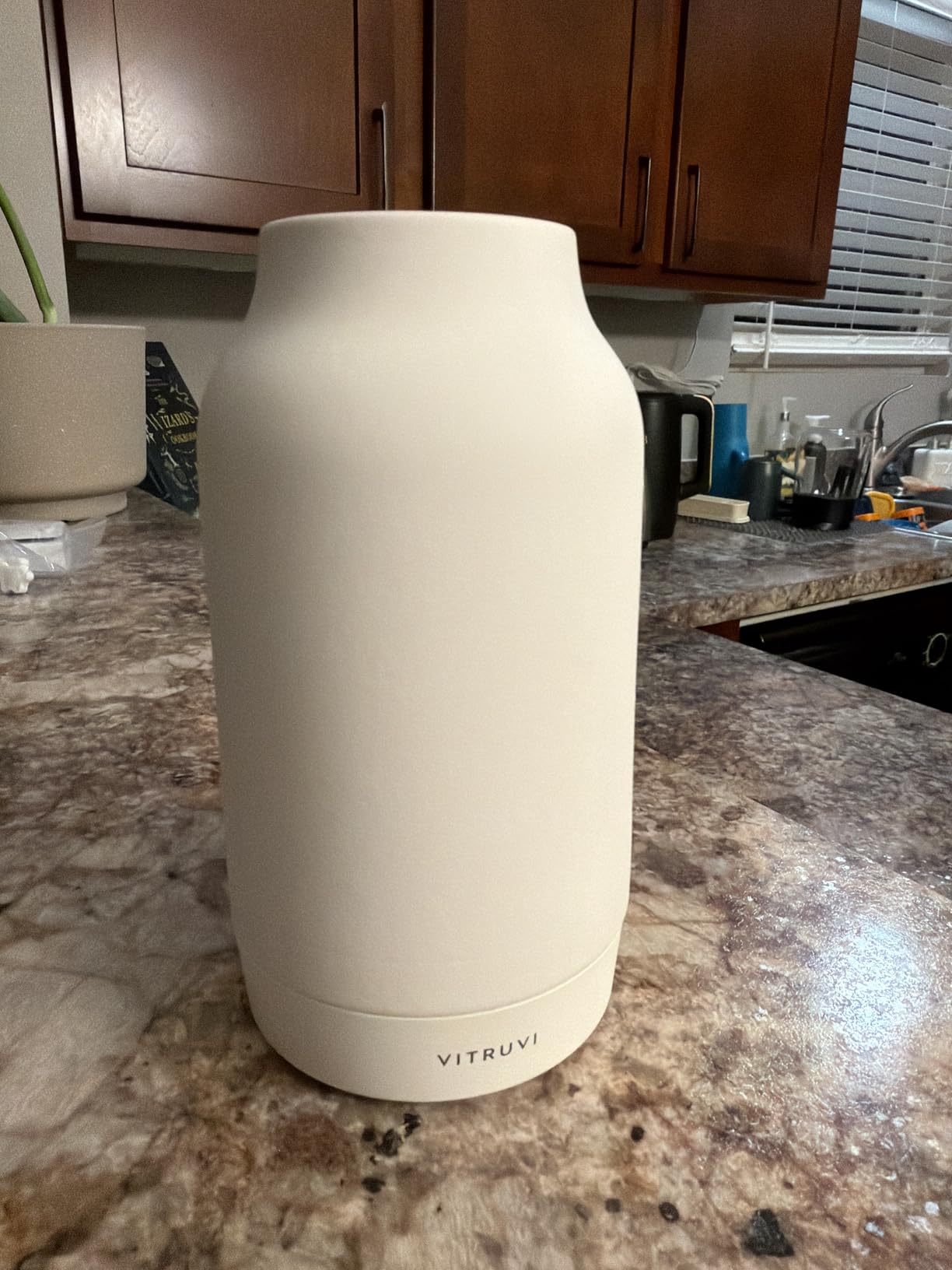 Vitruvi Air Waterless Diffuser for Home, 1500 Sq Ft Coverage | Diffusers for Home, Oil Diffuser, Housewarming Gift, Ceramic Finish, 5 Adjustable Scent Strengths | White Customer Review Vitruvi Air Waterless Diffuser for Home, 1500 Sq Ft Coverage | Diffusers for Home, Oil Diffuser, Housewarming Gift, Ceramic Finish, 5 Adjustable Scent Strengths | White - Customer Photo 2