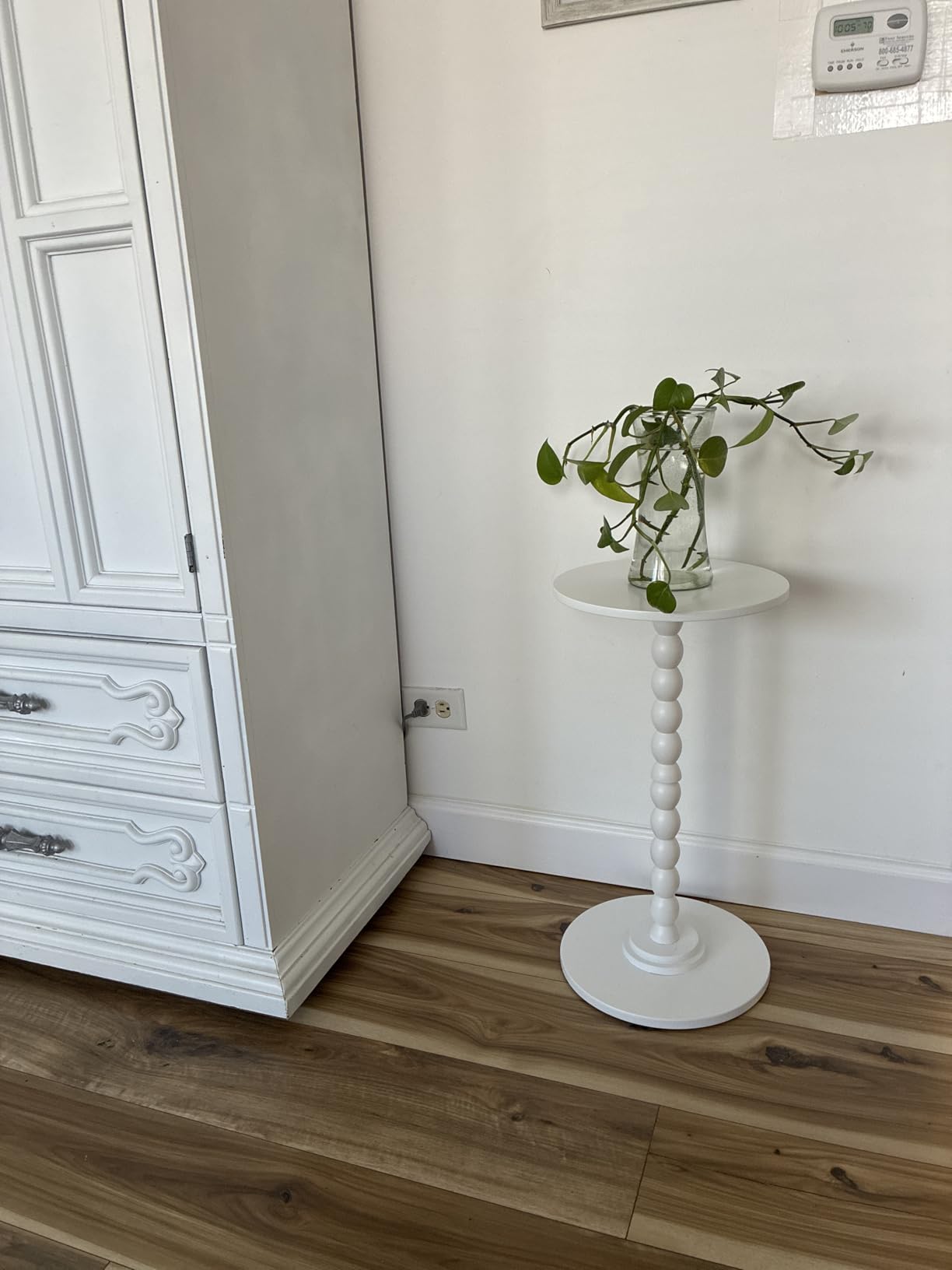 Round Side Table, Solid Wood Drink Table, Modern Minimalist Bedside Table, Living Room Sofa End Table, Bedroom Small Corner Table for Small Spaces Black YD-RST001B - Customer Photo 1