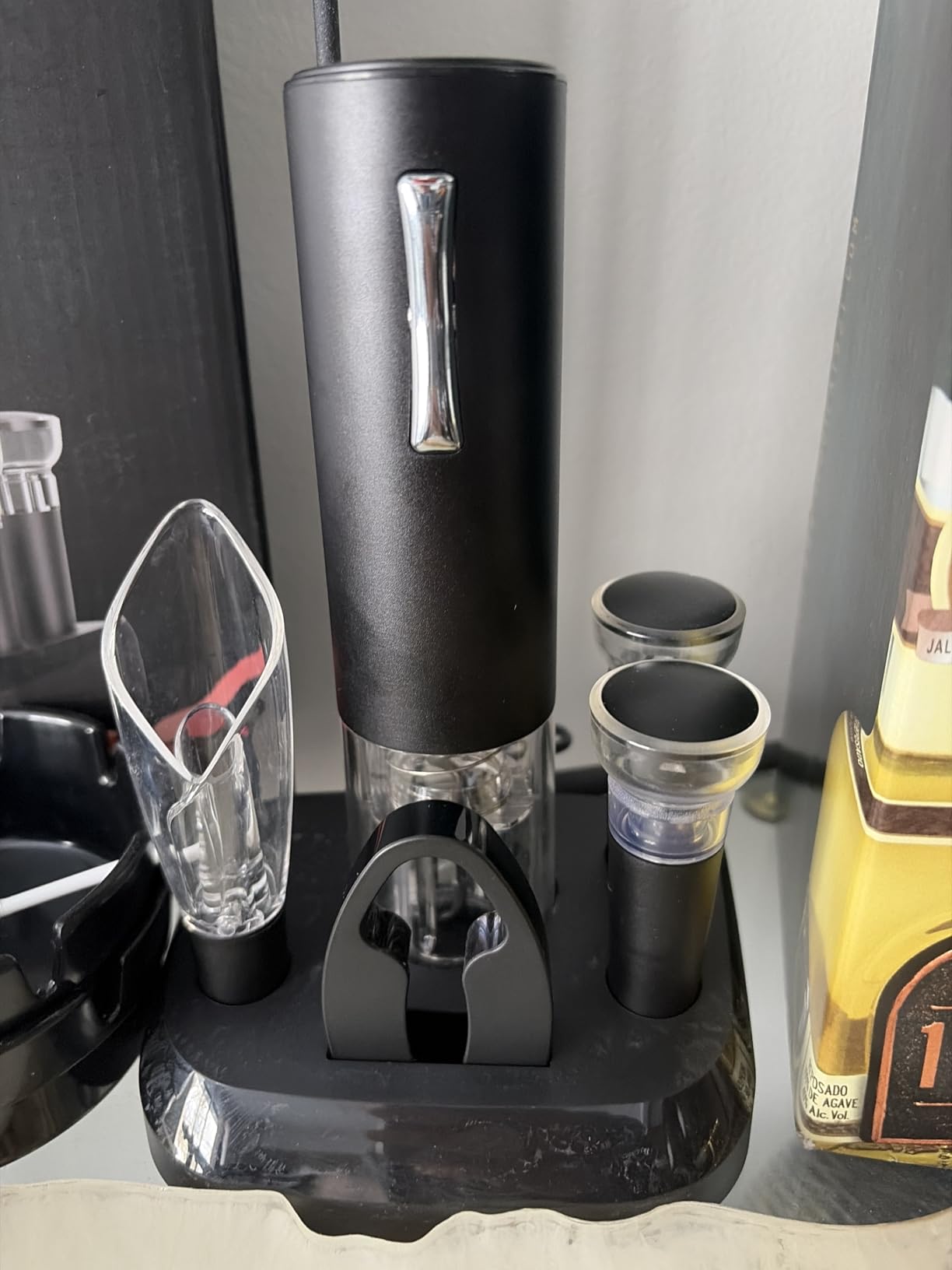 6-in-1 Electric Wine Opener Gift Set, Stainless Steel Automatic Corkscrew with Foil Cutter, Vacuum Stopper, Aerator Pourer and Storage Base, Rechargeable Bottle Opener Gift Kit for Home Party Customer Review 6-in-1 Electric Wine Opener Gift Set, Stainless Steel Automatic Corkscrew with Foil Cutter, Vacuum Stopper, Aerator Pourer and Storage Base, Rechargeable Bottle Opener Gift Kit for Home Party - Customer Photo 1