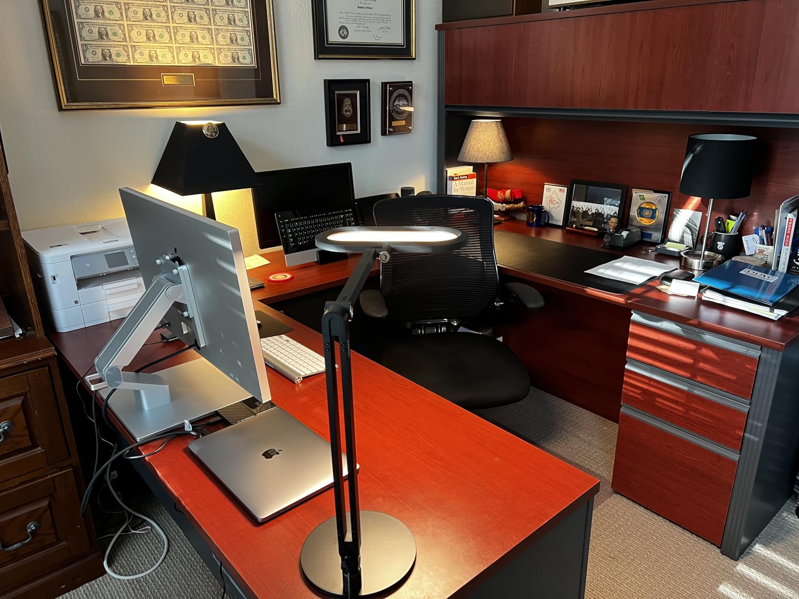 Premium LED Desk Lamp for Home Office – Eye-Caring Double Side Light with Knob Remote, Stepless Dimming & Color, Memory, Metal Table Lamp for Zoom, Studying, Video Conference, Flicker-Free, Glare-Free - Customer Photo 2