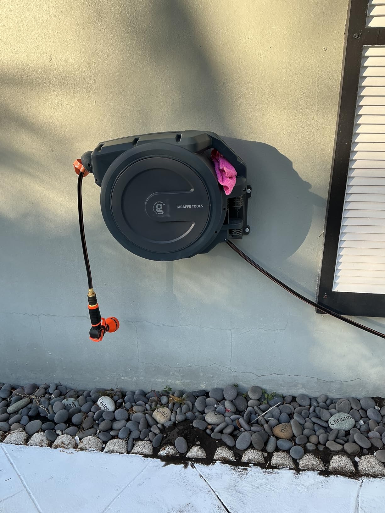 Giraffe Tools Retractable Garden Hose Reel 1/2 Inch x 100 ft, Super Heavy Duty, Any Length Lock, Slow Return System, Wall Mounted and 180 Deg Swivel Metal Bracket customer photo 1