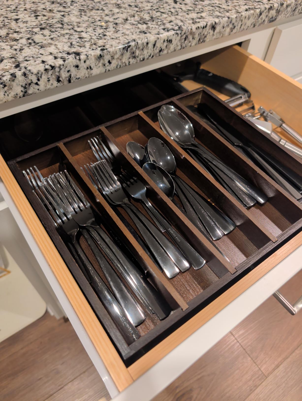 Stapava 20 Piece Silverware Set, Food-Grade Stainless Steel Flatware Sets for 4 Mirror Polished Cutlery Utensil Sets Include Dinner Knives Spoons and Forks Set Dishwasher Safe for Home Restaurant Customer Review Stapava 20 Piece Silverware Set, Food-Grade Stainless Steel Flatware Sets for 4 Mirror Polished Cutlery Utensil Sets Include Dinner Knives Spoons and Forks Set Dishwasher Safe for Home Restaurant - Customer Photo 2