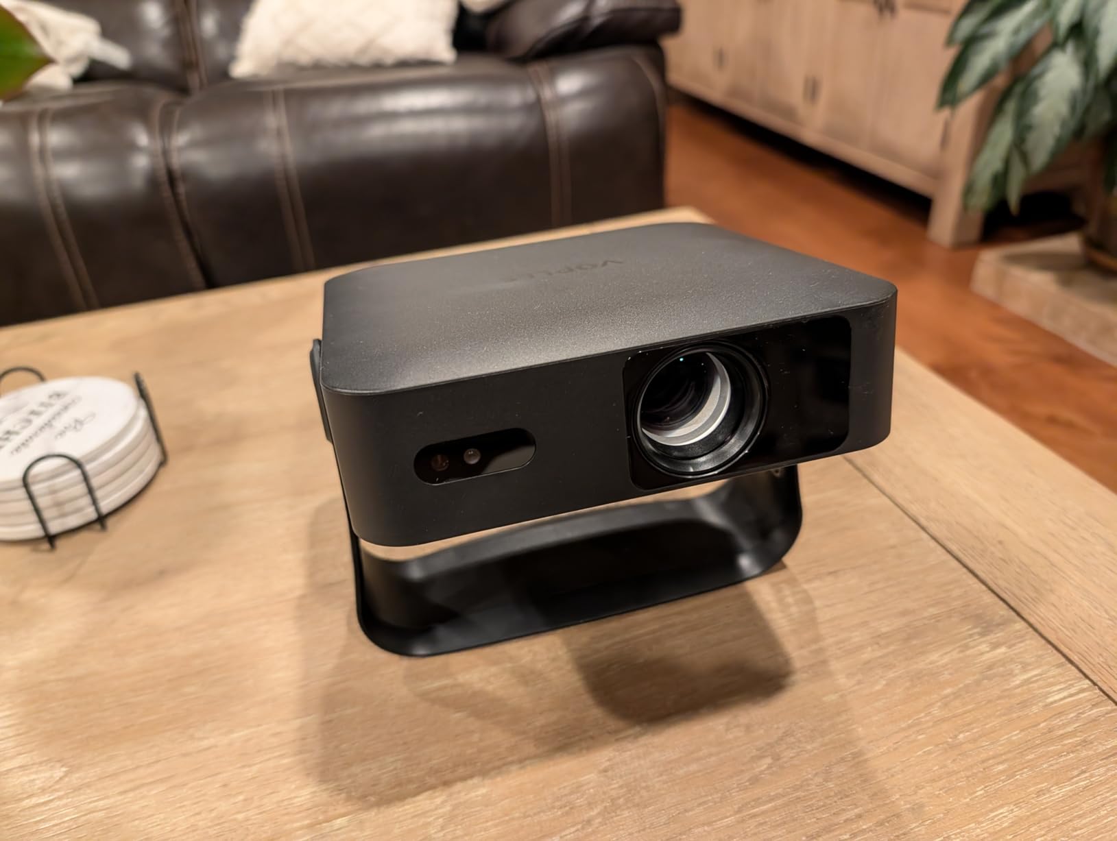 Officially-Licensed APP & Native 1080P, Thinnest 1.81 Inch Smart Mini Projector with WiFi and Bluetooth, Auto Focus & Keystone Portable Outdoor Projector, VOPLLS 4K Support Home Movie Projector customer photo 2