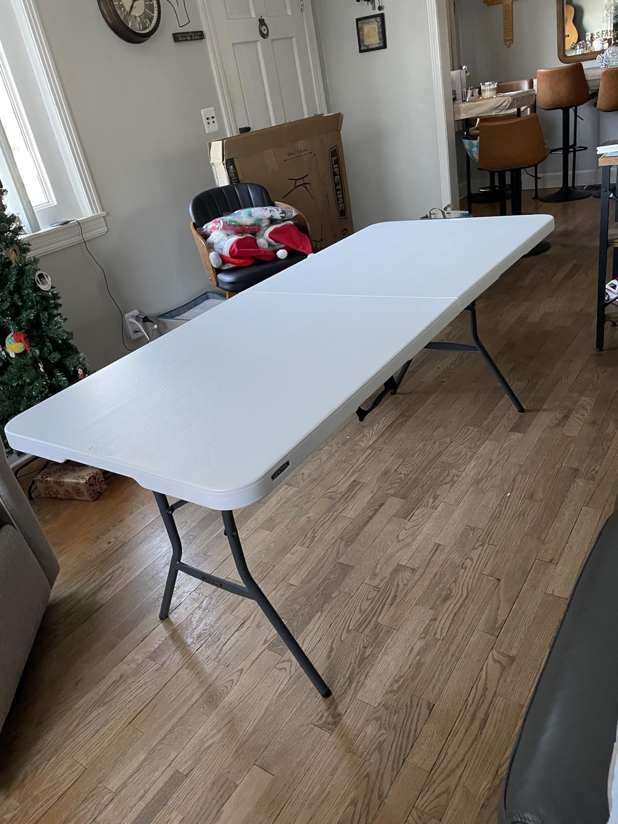 Lifetime 6-Foot Folding Table, Folds in Half, Indoor/Outdoor, White Granite Customer Review Lifetime 6-Foot Folding Table, Folds in Half, Indoor/Outdoor, White Granite - Customer Photo 1