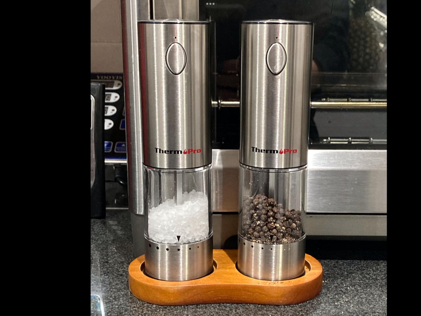 TempPro Electric Salt and Pepper Grinder Set Rechargeable, 110ml Automatic Pepper Grinder Shakers with External Adjustment, Refillable Pepper Mill Set for House Warming Gifts Customer Review TempPro Electric Salt and Pepper Grinder Set Rechargeable, 110ml Automatic Pepper Grinder Shakers with External Adjustment, Refillable Pepper Mill Set for House Warming Gifts - Customer Photo 1