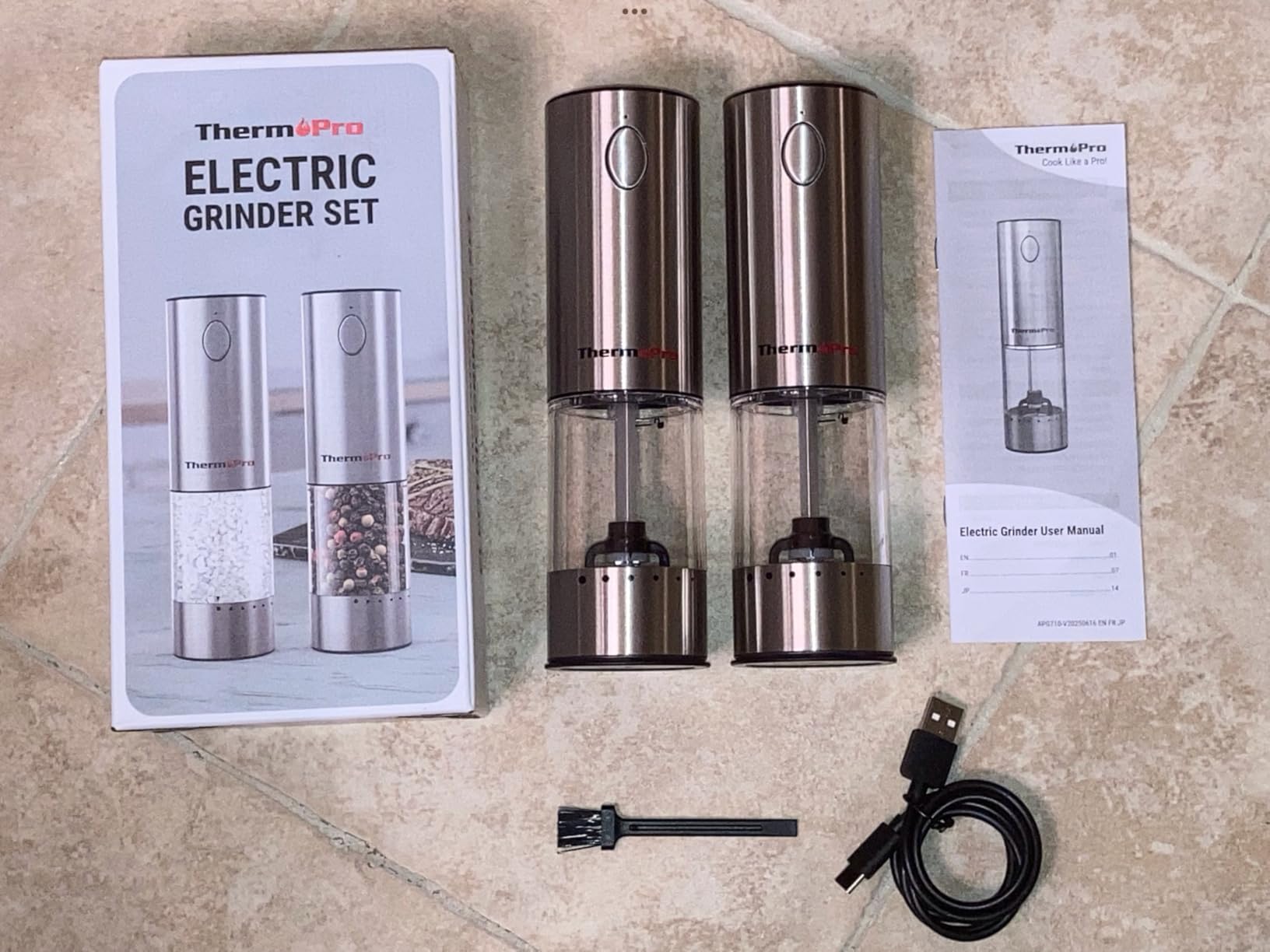 TempPro Electric Salt and Pepper Grinder Set Rechargeable, 110ml Automatic Pepper Grinder Shakers with External Adjustment, Refillable Pepper Mill Set for House Warming Gifts Customer Review TempPro Electric Salt and Pepper Grinder Set Rechargeable, 110ml Automatic Pepper Grinder Shakers with External Adjustment, Refillable Pepper Mill Set for House Warming Gifts - Customer Photo 2