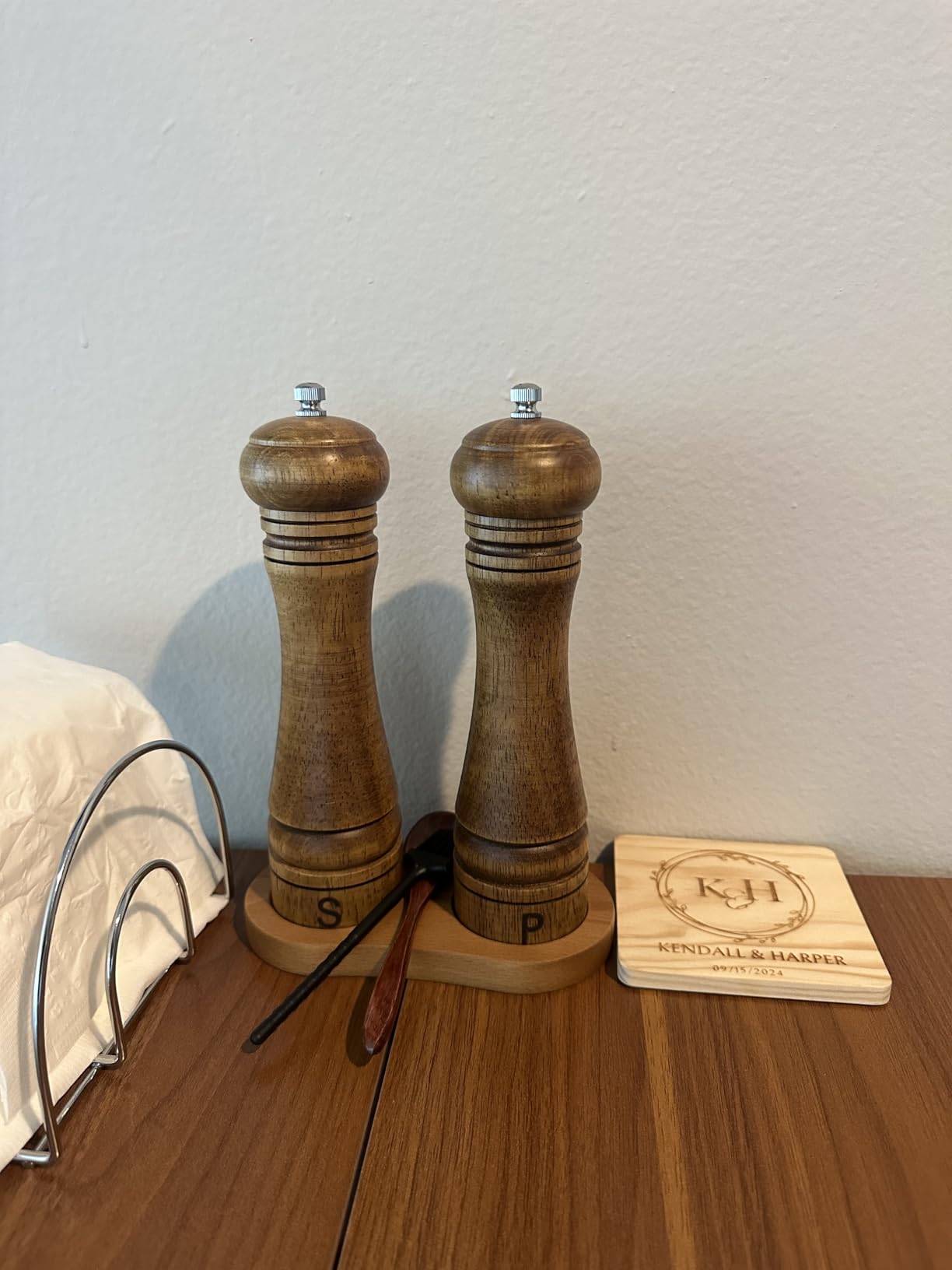 Wooden Salt and Pepper Grinder Set, Refillable Salt & Pepper Mill with Tray & Spoons, Adjustable Rubber Wood Salt & Pepper Shakers Holder with Ceramic Grinder, 8 Inches, 2 Packs Customer Review Wooden Salt and Pepper Grinder Set, Refillable Salt & Pepper Mill with Tray & Spoons, Adjustable Rubber Wood Salt & Pepper Shakers Holder with Ceramic Grinder, 8 Inches, 2 Packs - Customer Photo 2