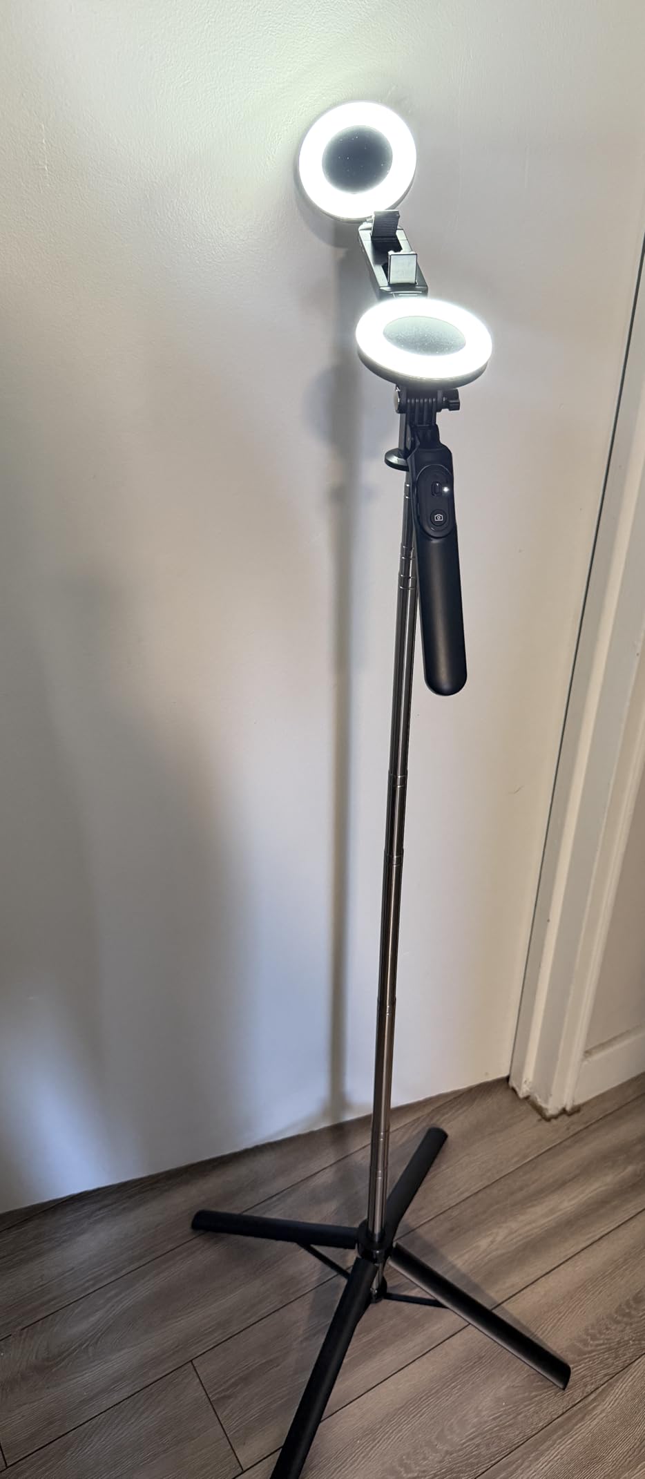 Vlogging Kit for iPhone/Android, Metal Selfie Stick Tripod for iPhone with Light and Microphone,70 inch Tall Adjustable Phone Tripod for TikTok/YouTube Starter Content Creator Essentials Kit Customer Review Vlogging Kit for iPhone/Android, Metal Selfie Stick Tripod for iPhone with Light and Microphone,70 inch Tall Adjustable Phone Tripod for TikTok/YouTube Starter Content Creator Essentials Kit - Customer Photo 2