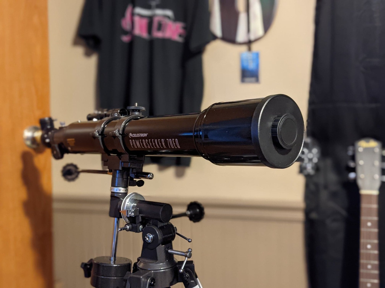 Celestron - PowerSeeker 70EQ Telescope - Manual German Equatorial Telescope for Beginners - Compact and Portable - Bonus Astronomy Software Package - 70mm Aperture customer photo 2