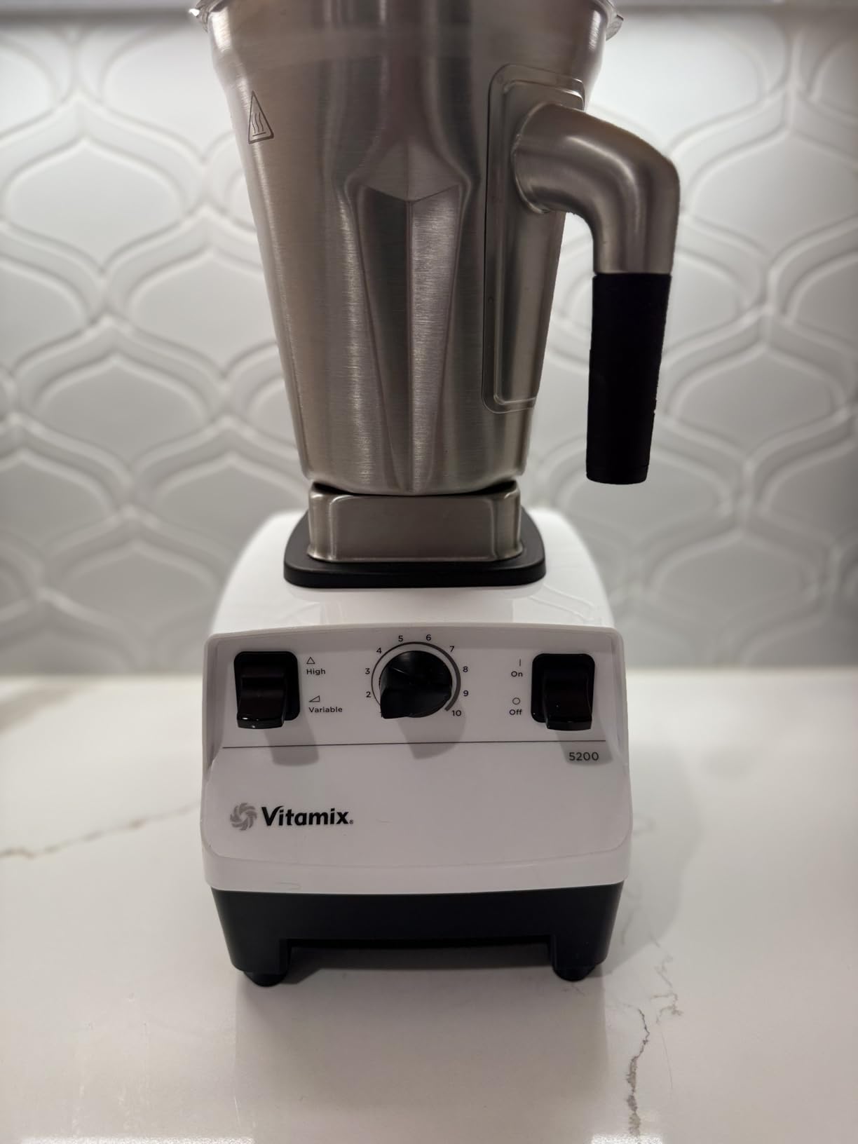 Vitamix 5200 Blender, Professional-Grade Blender for Smoothies, Soups, Ice Cream and More, 64 Oz Container, Black customer photo 1