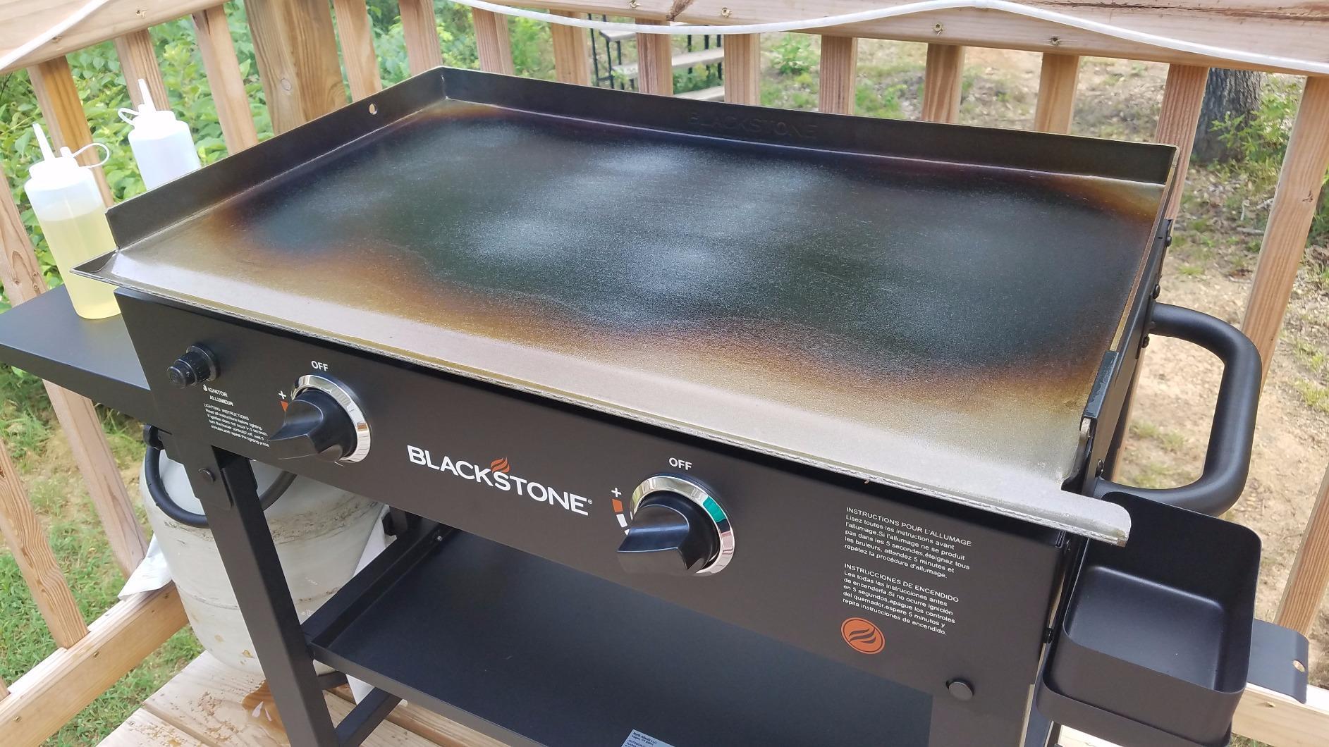 Blackstone Flat Top Gas Grill Griddle 2 Burner Propane Fuelled Rear Grease Management System, 1517, 28 inch customer photo 1