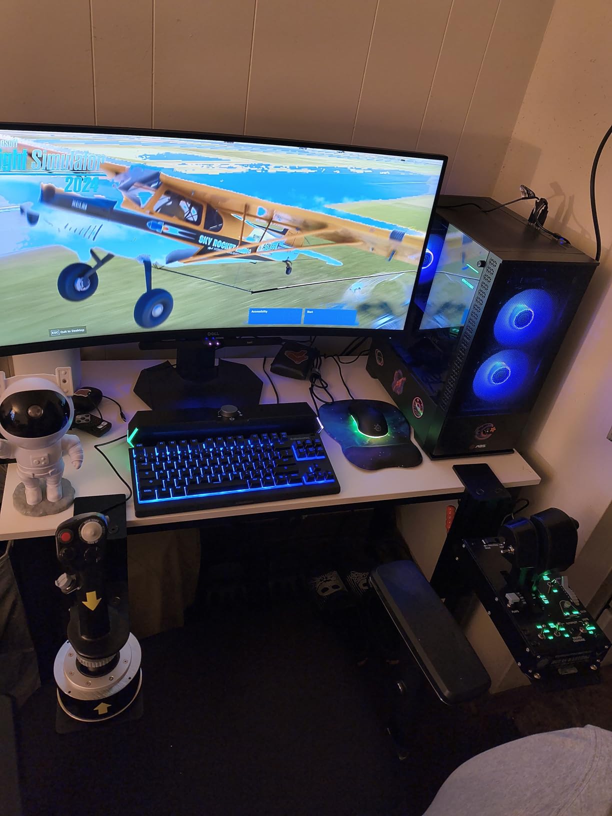 Thrustmaster HOTAS Warthog Flight Stick for Flight Simulation, Official Replica of the U.S Air Force A-10C Aircraft (Compatible with PC) customer photo 2