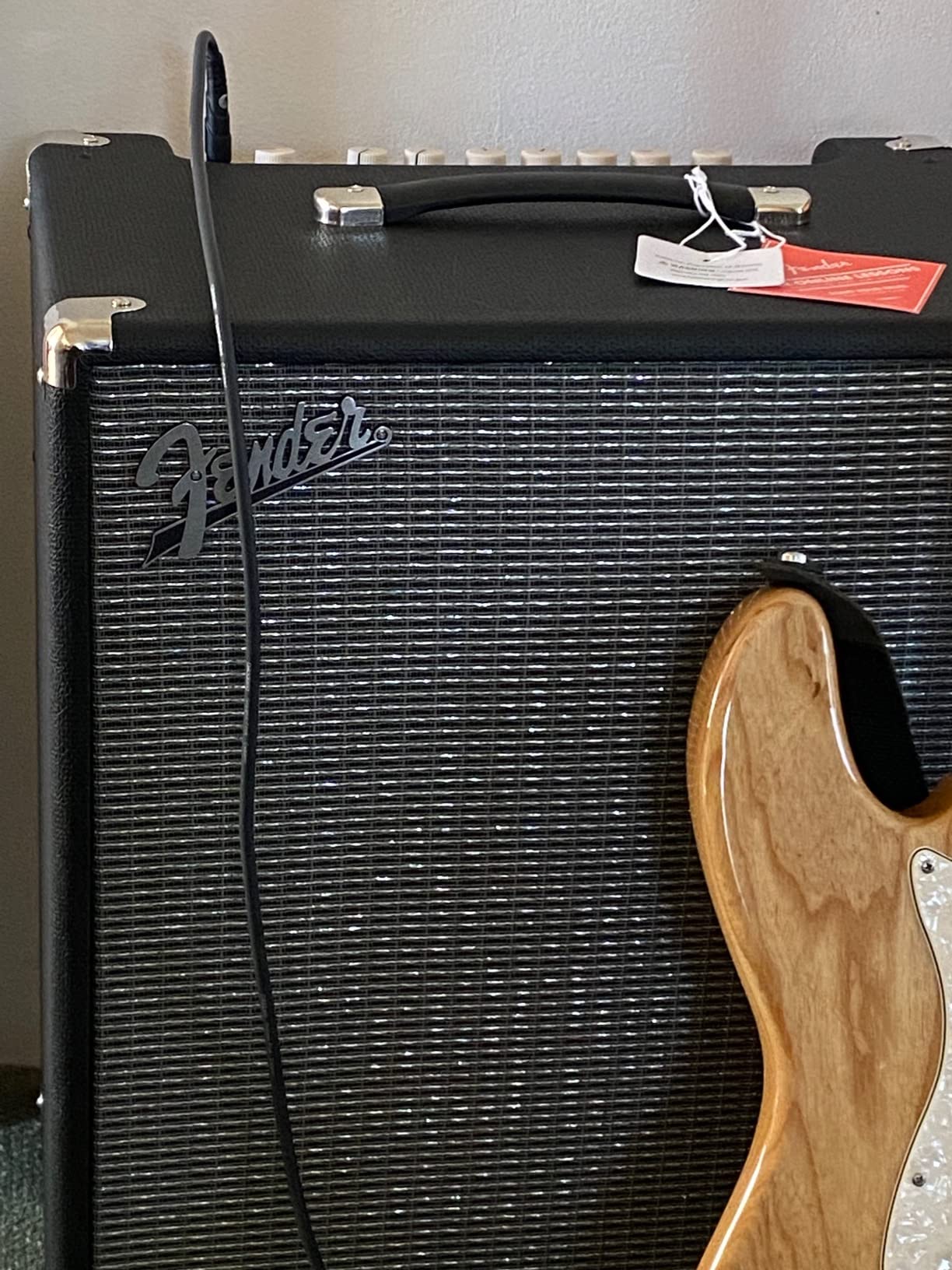 Fender Rumble 200 V3 Bass Combo Amplifier, Black customer photo 1