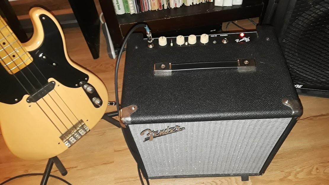 Fender Rumble 200 V3 Bass Combo Amplifier, Black customer photo 2