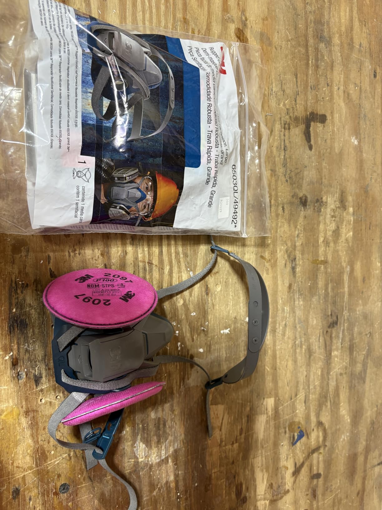 3M Rugged Comfort Quick Latch Half Facepiece Reusable Respirator 6502QL, NIOSH, Cool Flow Exhalation Valve, Bayonet Connection, Silicone Face Seal, for Gases, Vapors, Dust, Maintenance, Construction, Medium customer photo 2