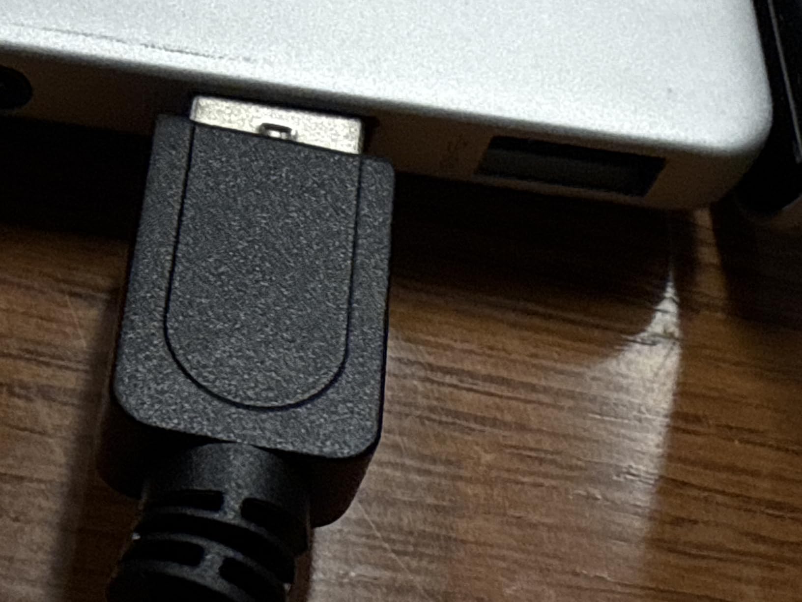 Amazon Basics USB 3.0 to 10/100/1000 Gigabit Ethernet Internet Adapter, Compatible with Windows and macOS, Black customer photo 2