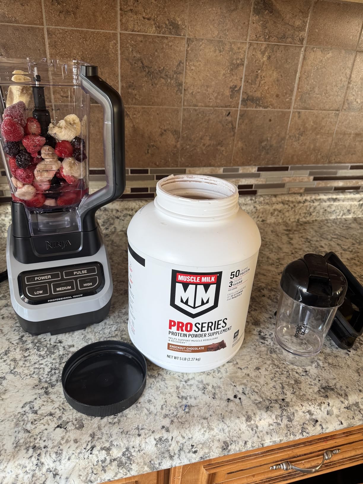 Ninja Professional Blender | 1000W Power, Total Crushing Technology, XL 72-oz. Pitcher | BL610 customer photo 2