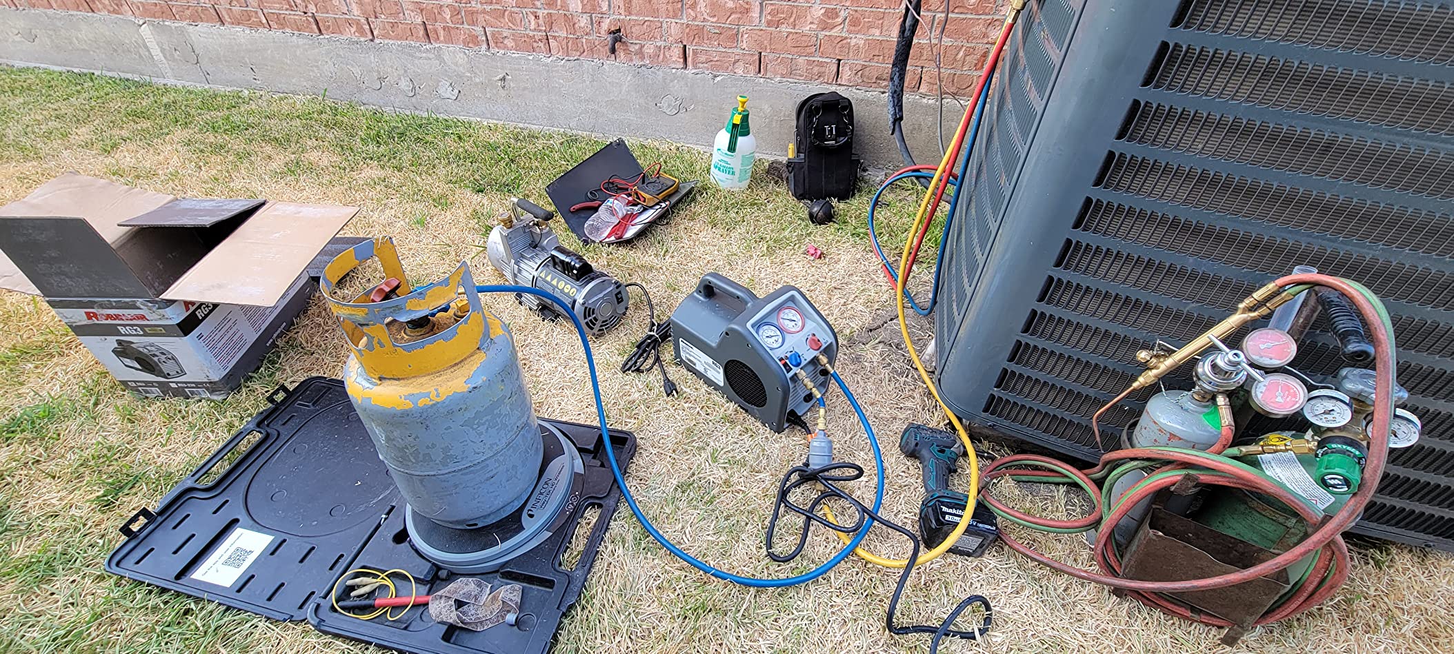 Robinair (RG3 Portable Refrigerant Recovery Machine - 115V, 60Hz, for Both Liquid and Vapor Refrigerant, White customer photo 2