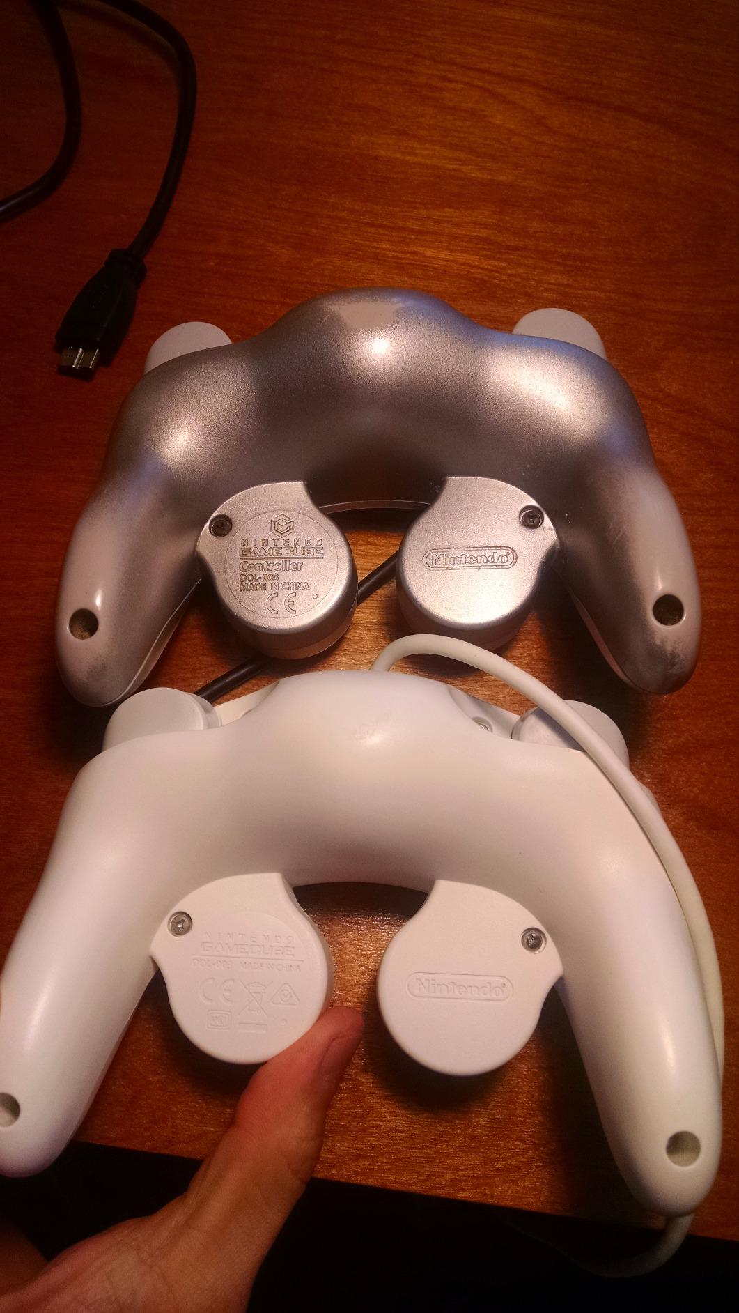 Nintendo Super Smash Bros. White Classic Gamecube Controller customer photo 2