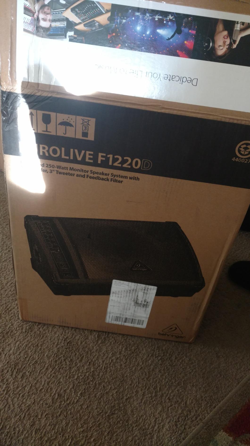 Behringer EUROLIVE F1220D Bi-Amped 250 Watt Monitor Speaker customer photo 2