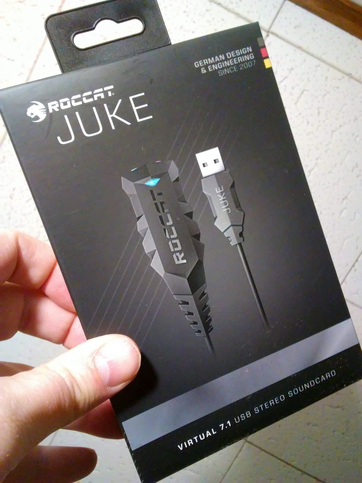 ROCCAT Juke - Virtual 7.1 Plus USB Stereo Soundcard and Headset Adapter for PC Computer Gaming Headphones, Surround Sound, USB Sound Card Compatible with Stereo Headsets customer photo 1