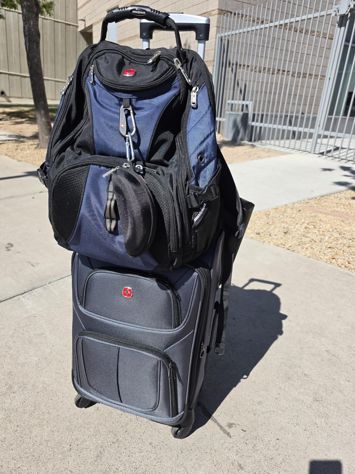 SWISSGEAR Sion Softside Expandable Spinner Luggage Durable Lightweight Travel Suitcase, Black, Carry-On customer photo 1