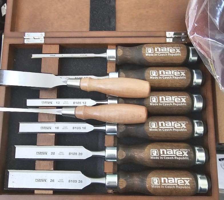 Narex 6 pc Set 6 mm (1/4), 10 (3/8), 12 (1/2), 16 (5/8), 20 (13/16), 26 (1-1/16) Woodworking Chisels in Wooden Presentation Box customer photo 1