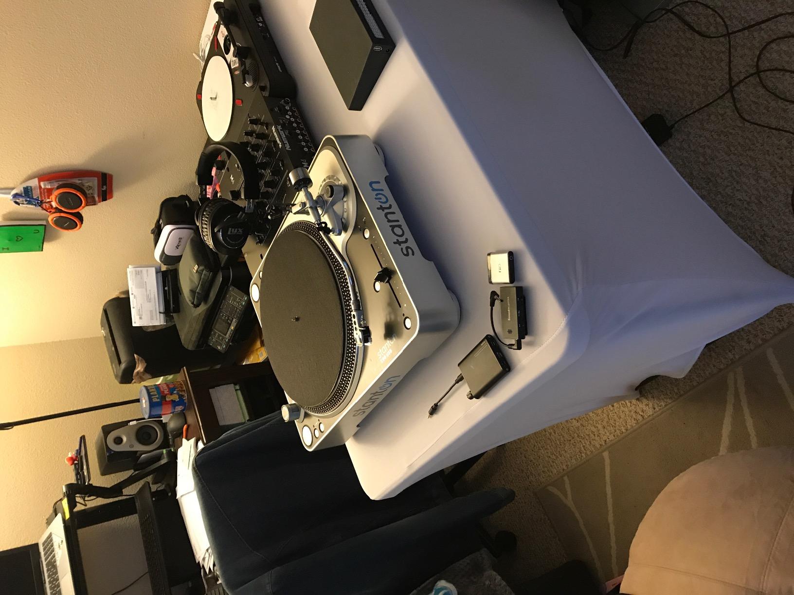 Numark PT01 Scratch | DJ Turntable for Portablists With User Replaceable Scratch Switch, Built In Speaker, Battery or AC Adapter, Three Speed RPM Selection & USB Connectivity customer photo 1