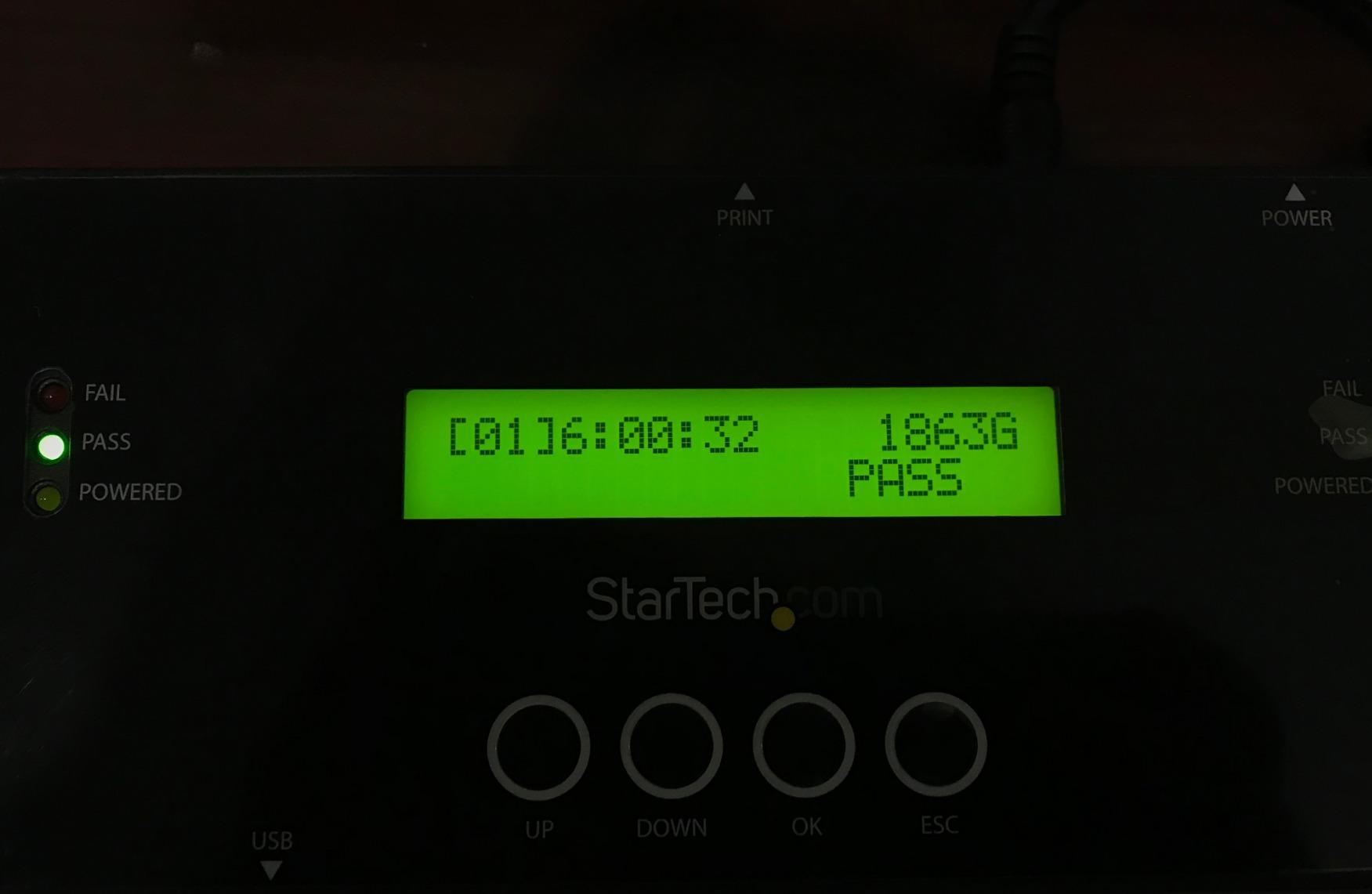 StarTech.com 1:1 Standalone Hard Drive Duplicator and Eraser, SAS/SATA HDD/SSD Cloner/Copier, Hard Drive Duplicator/Sanitizer, Harddisk/Harddrive Wiper, LCD, Toolless, TAA Compliant customer photo 1