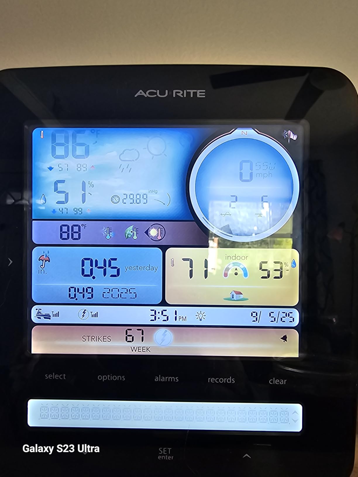 AcuRite Iris (5-in-1) Professional Weather Station with LCD Display and Lightning Detection (01022M) customer photo 2