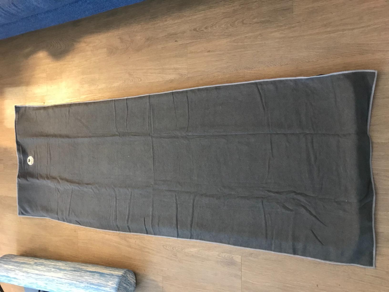IUGA Yoga Towel for Hot Yoga Non Slip Extra Thick Yoga Mat Towel + Hand Towel 2in1 Set with Corner Pockets Super Absorbent and Quick Dry Hot Yoga Towel customer photo 1