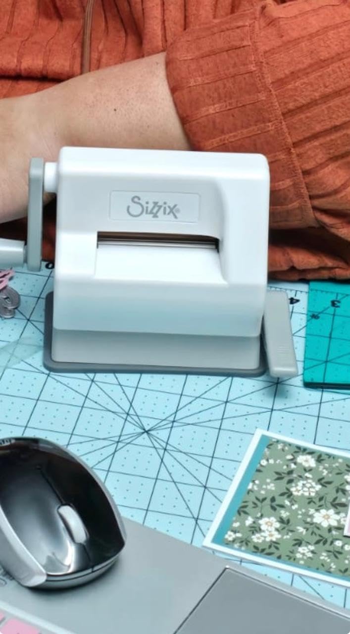Sizzix Sidekick Starter Kit 661770 Portable Manual Die Cutting & Embossing Machine for Arts & Crafts, Scrapbooking & Cardmaking, 2.5 inch Opening customer photo 1