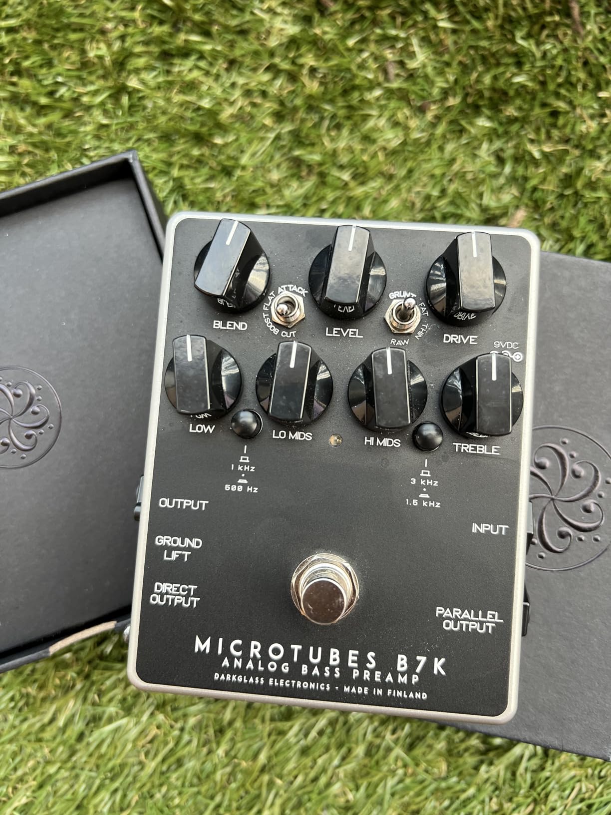 Darkglass Microtubes B7K V2 Bass Preamp Pedal for Electric Bass w/Overdrive, 4-band EQ, and Balanced XLR Output customer photo 2