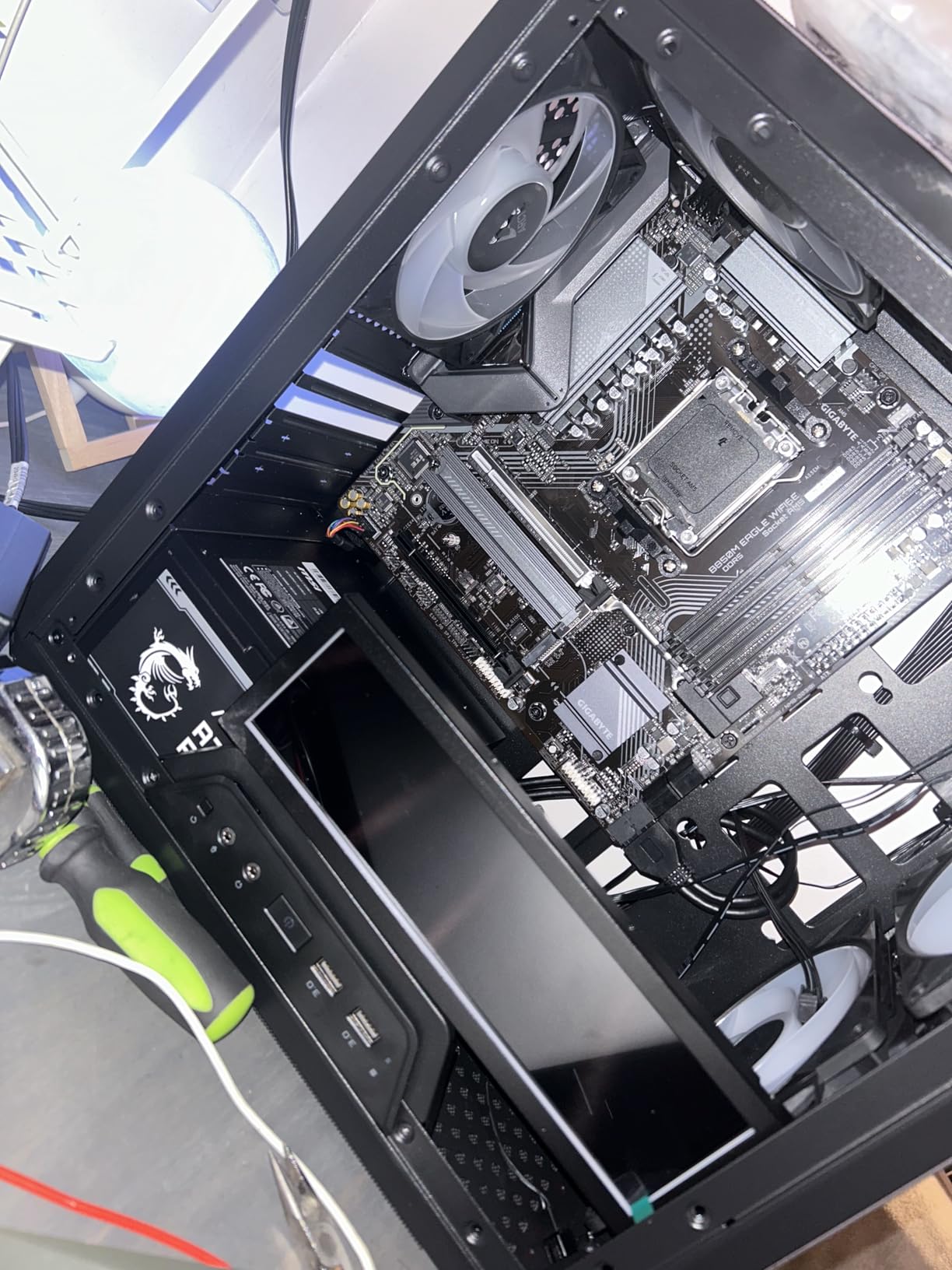 Cooler Master MasterBox Q300L Micro-ATX PC Case - Compact mATX Computer Case with Magnetic Dust Filters, Modular Adjustable I/O Panel, Perforated Airflow Design, 1 x 120mm Pre-Installed Fan, Black customer photo 1
