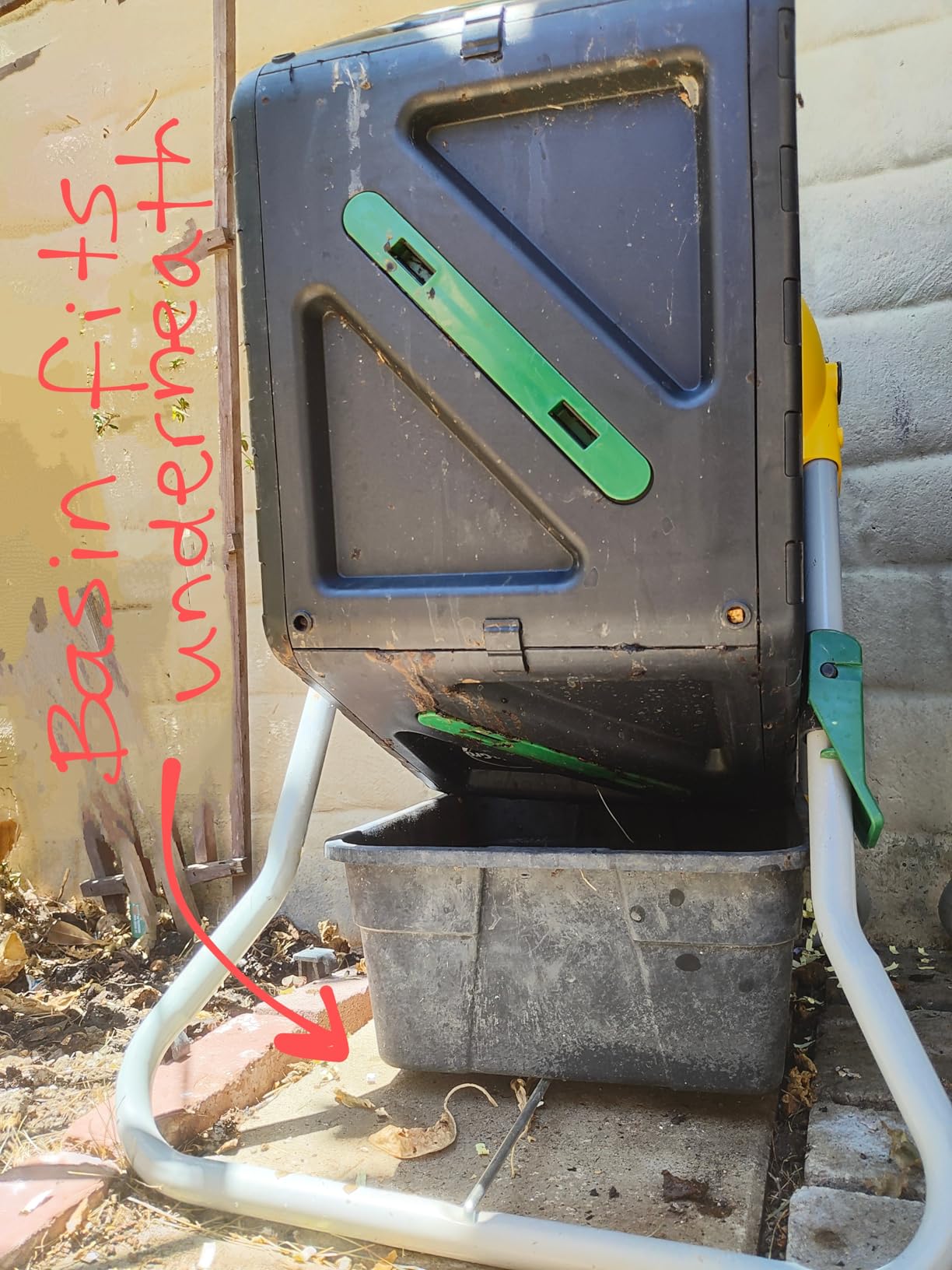 Miracle-Gro Compost Tumbler Single Chamber - Easy-Turn Composter Tumbler Outdoor for Fast Composting - Heavy-Duty Composting Bin with 1 Sliding Door (1 x 27.7 Gallon / 105 Liter) customer photo 2