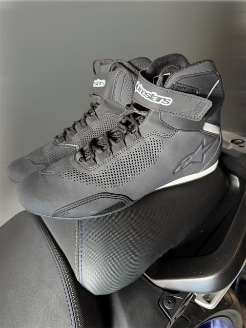 Alpinestars Sektor Vented Shoes - Black/Gray/Red - Premium Racing Footwear customer photo 1