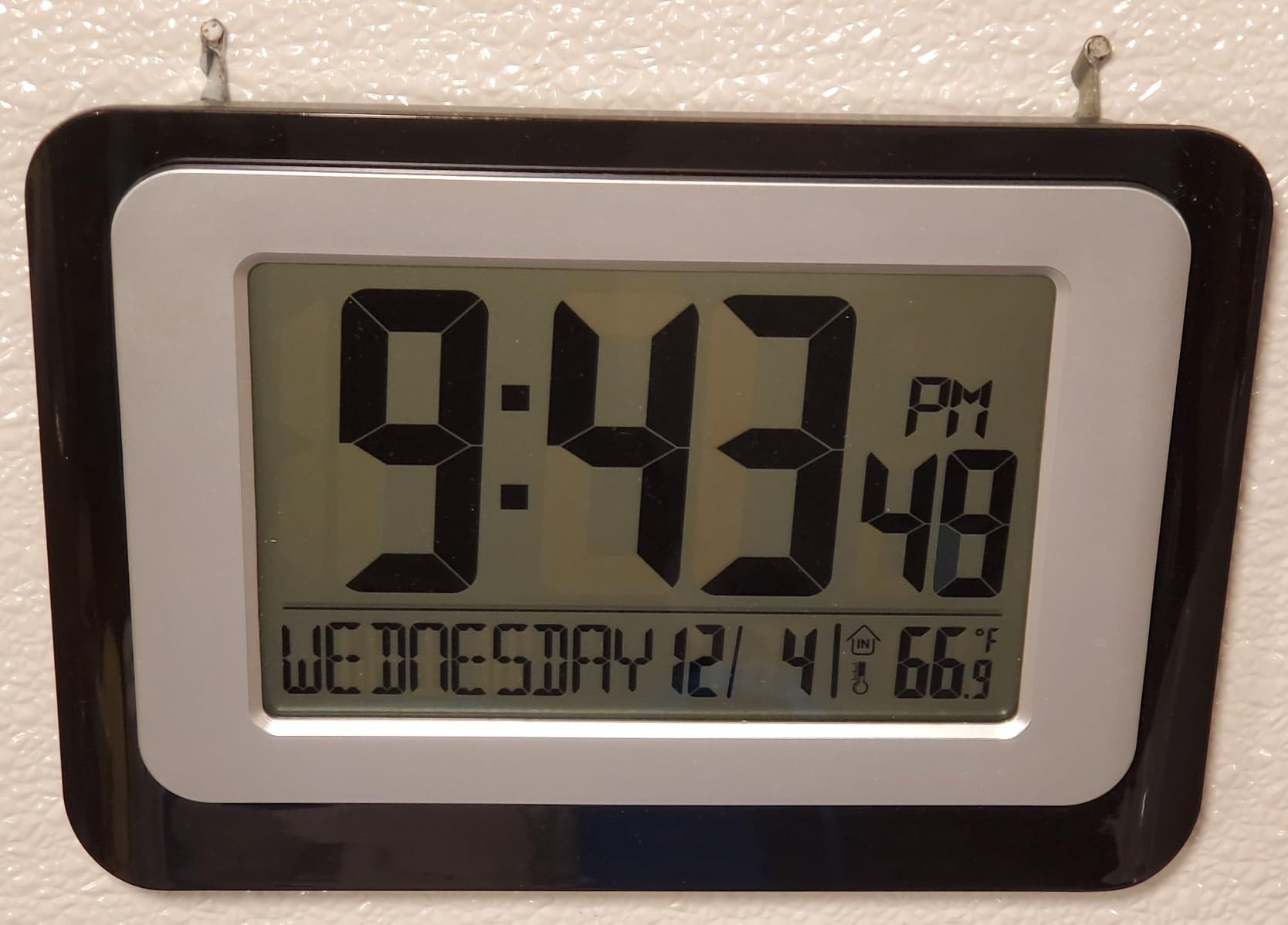 La Crosse Technology W88631 Digital Atomic Black Wall Clock with Temperature customer photo 2