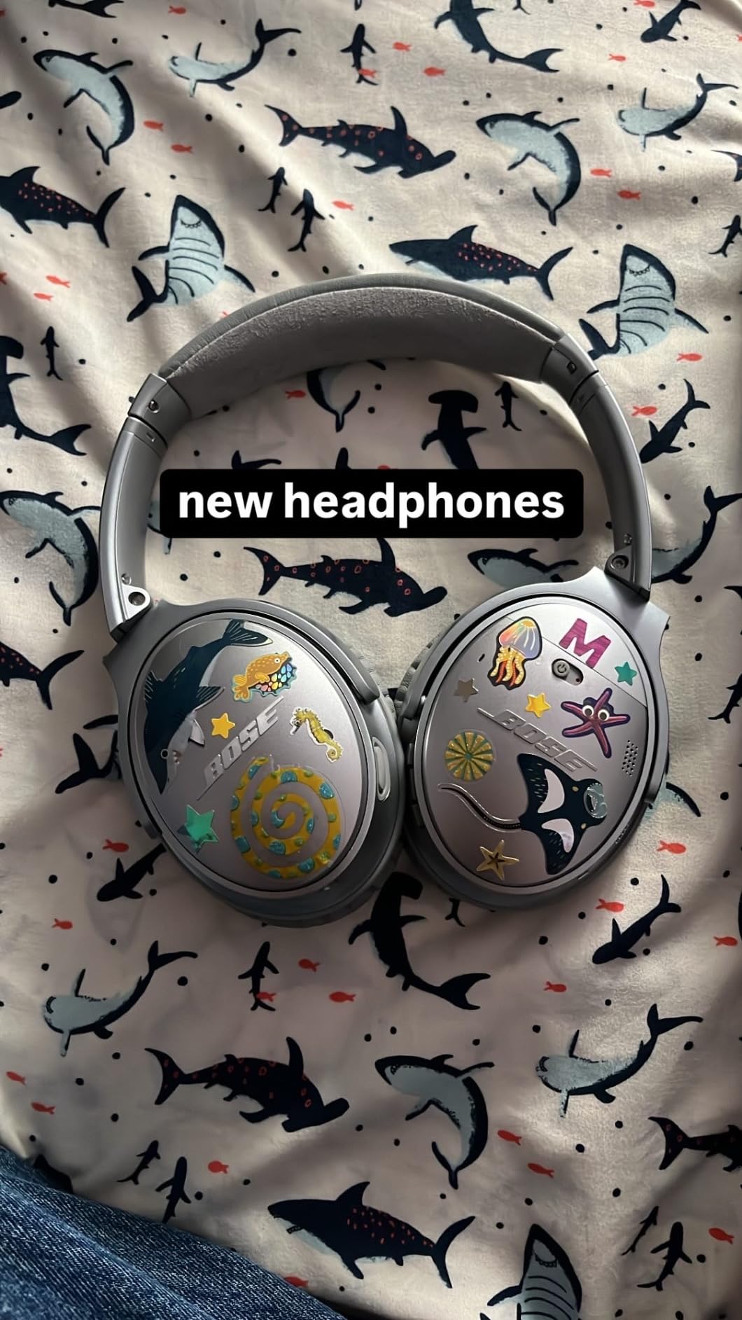 Bose QuietComfort 35 (Series II) Wireless Headphones, Noise Cancelling - Black (Renewed) customer photo 2