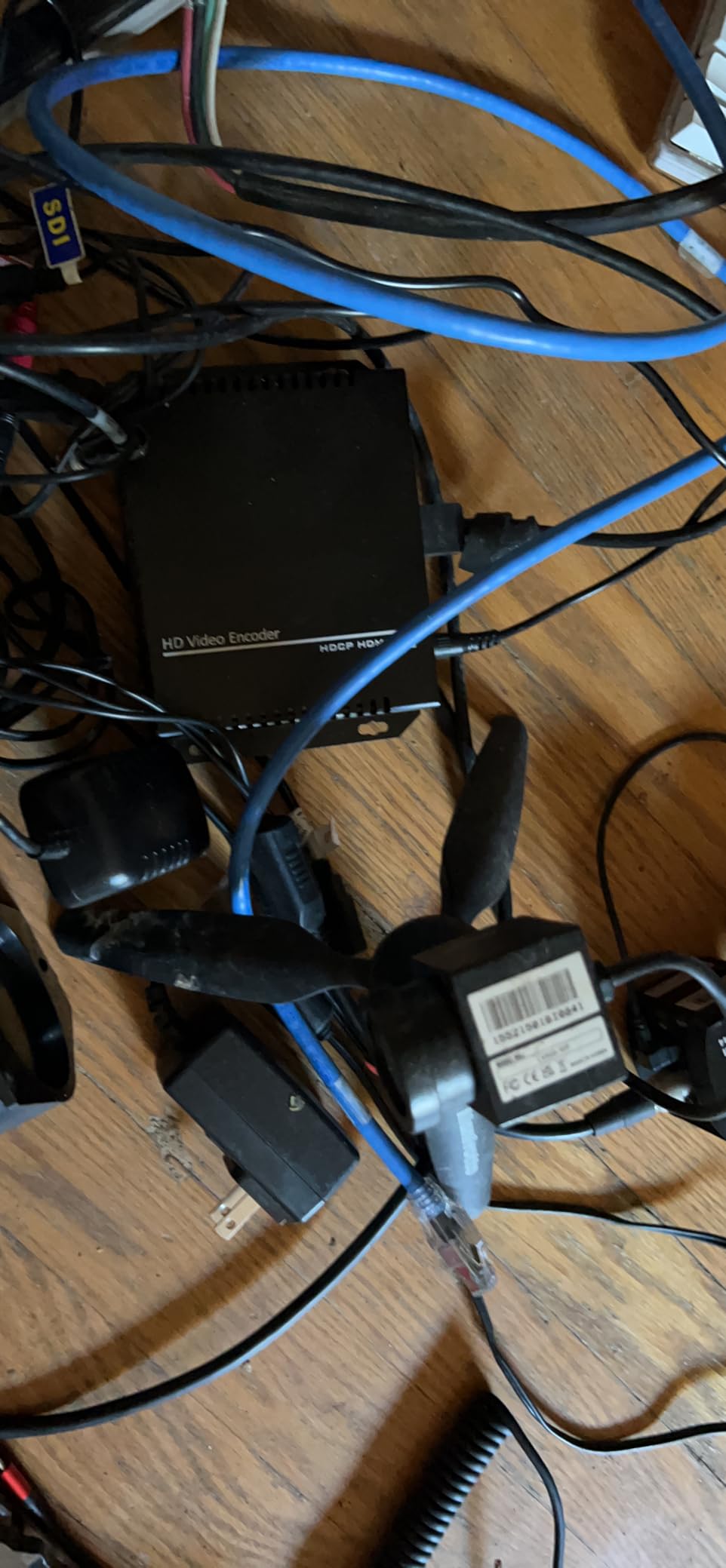 HEVC H.265 H.264 SD HD 3G SDI to IP Encoder IPTV HD Video Audio Live Streaming Encoder HD-SDI Transmitter with HTTP, RTSP, UDP, SRT, HLS, RTMP, Multicast, Unitcast customer photo 2