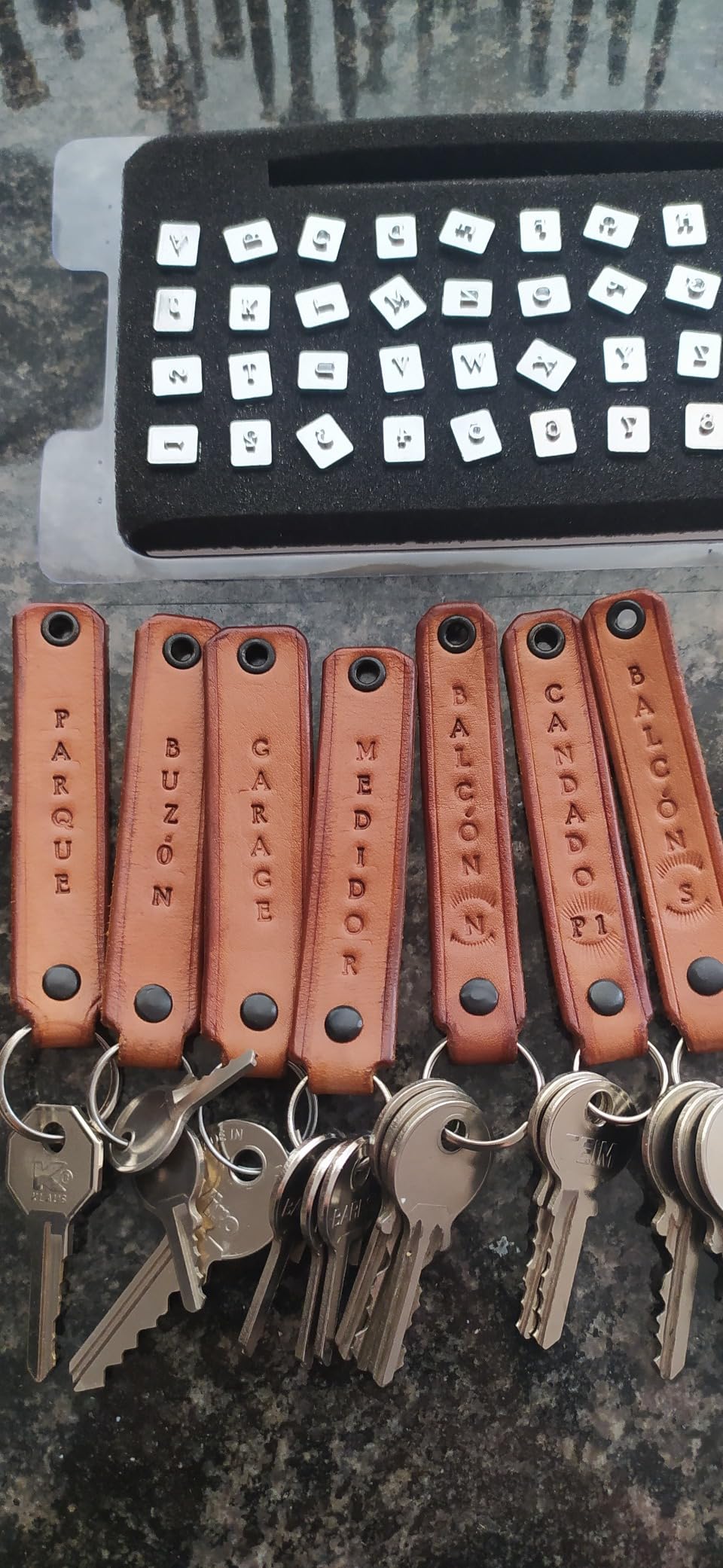 OWDEN Professional 27 Pieces Alphabet Stamp Tool Set for Leathercraft, 3/4 Inch 19 mm Tall, Leather Stamp Tools customer photo 2