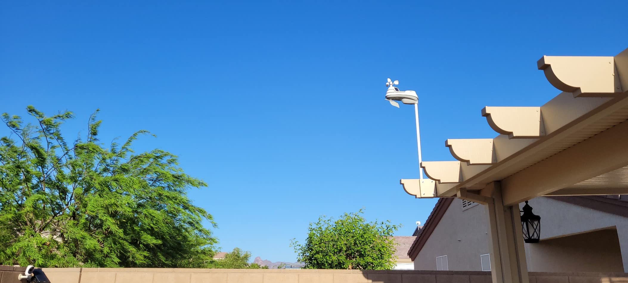 AcuRite Iris (5-in-1) Home Weather Station with Wi-Fi Connection to Weather Underground with Temperature, Humidity, Wind Speed/Direction, and Rainfall (01540M) customer photo 1