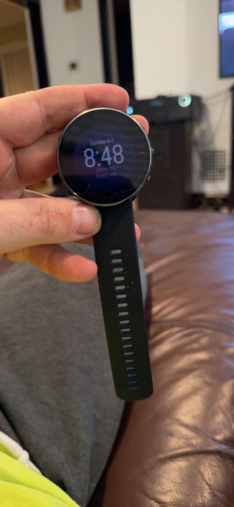 Polar Vantage M -Advanced Running & Multisport Watch with GPS and Wrist-Based Heart Rate (Lightweight Design & Latest Technology), Black, M-L customer photo 1