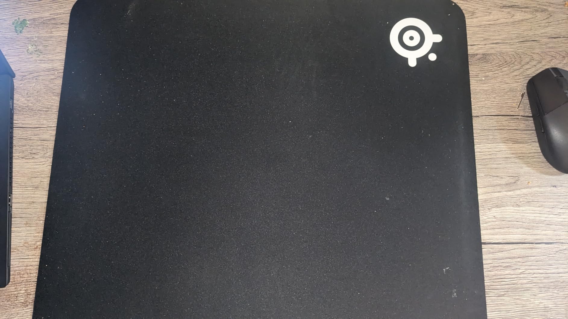 SteelSeries QcK Gaming Mouse Pad - XL RGB Prism Cloth - Sized to Cover Desks customer photo 2