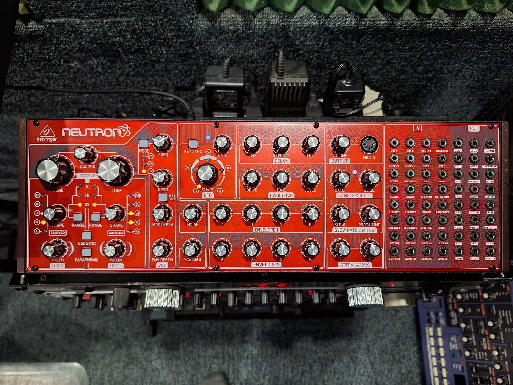 Behringer Synthesizer (NEUTRON) customer photo 1