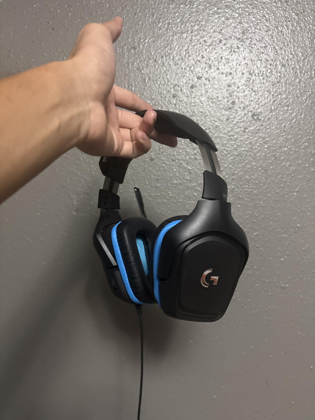 Logitech G432 Wired Gaming Headset, 7.1 Surround Sound, DTS Headphone:X 2.0, 50 mm Audio Drivers, USB and 3.5 mm Jack, Flip-to-Mute Mic, PC, Black customer photo 2