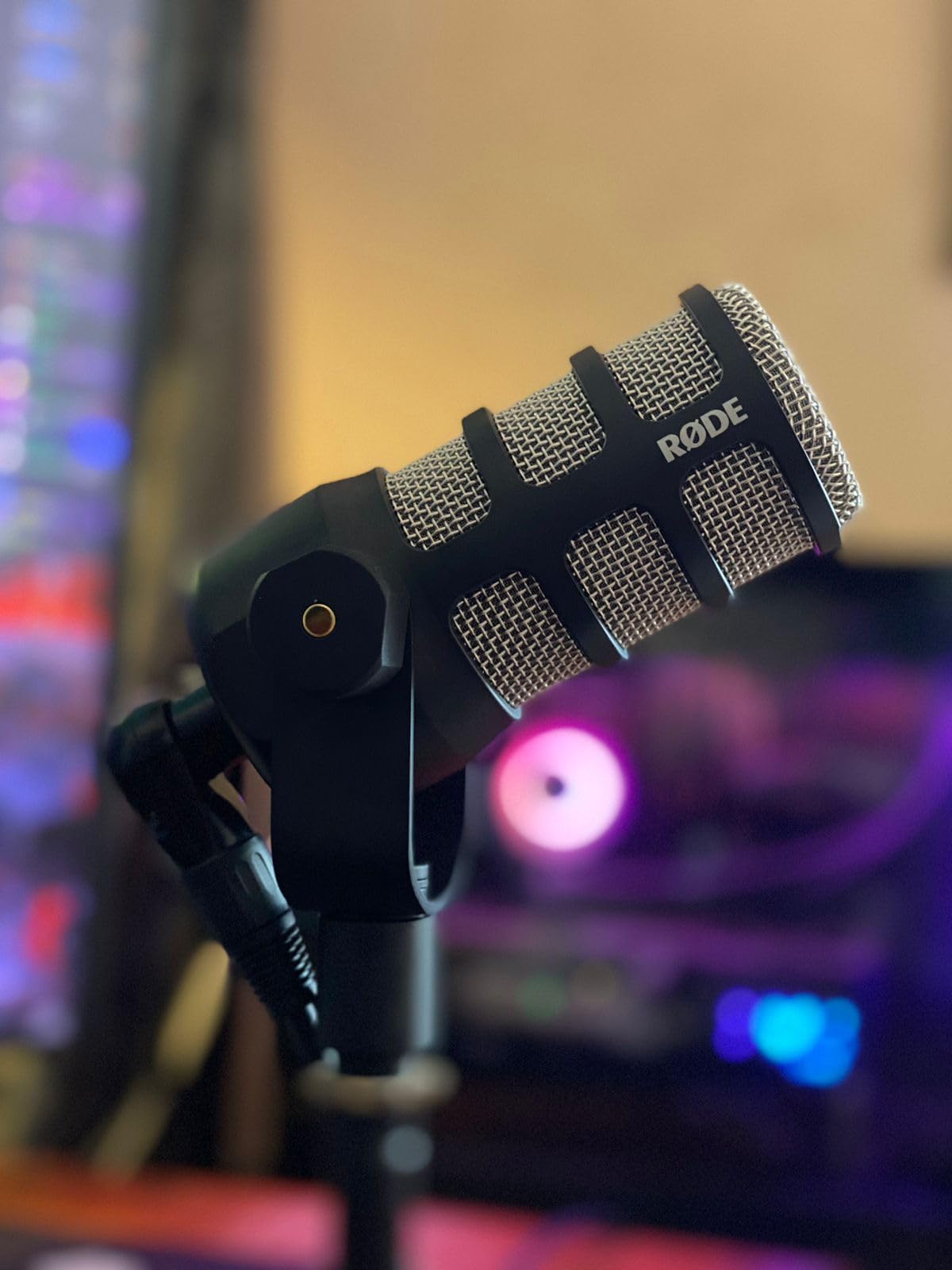 RØDE PodMic Cardioid Dynamic Broadcast Microphone - XLR Output ONLY, Requires Audio Interface (RØDECaster or similar). For USB Plug-and-Play, see PodMic USB. customer photo 1