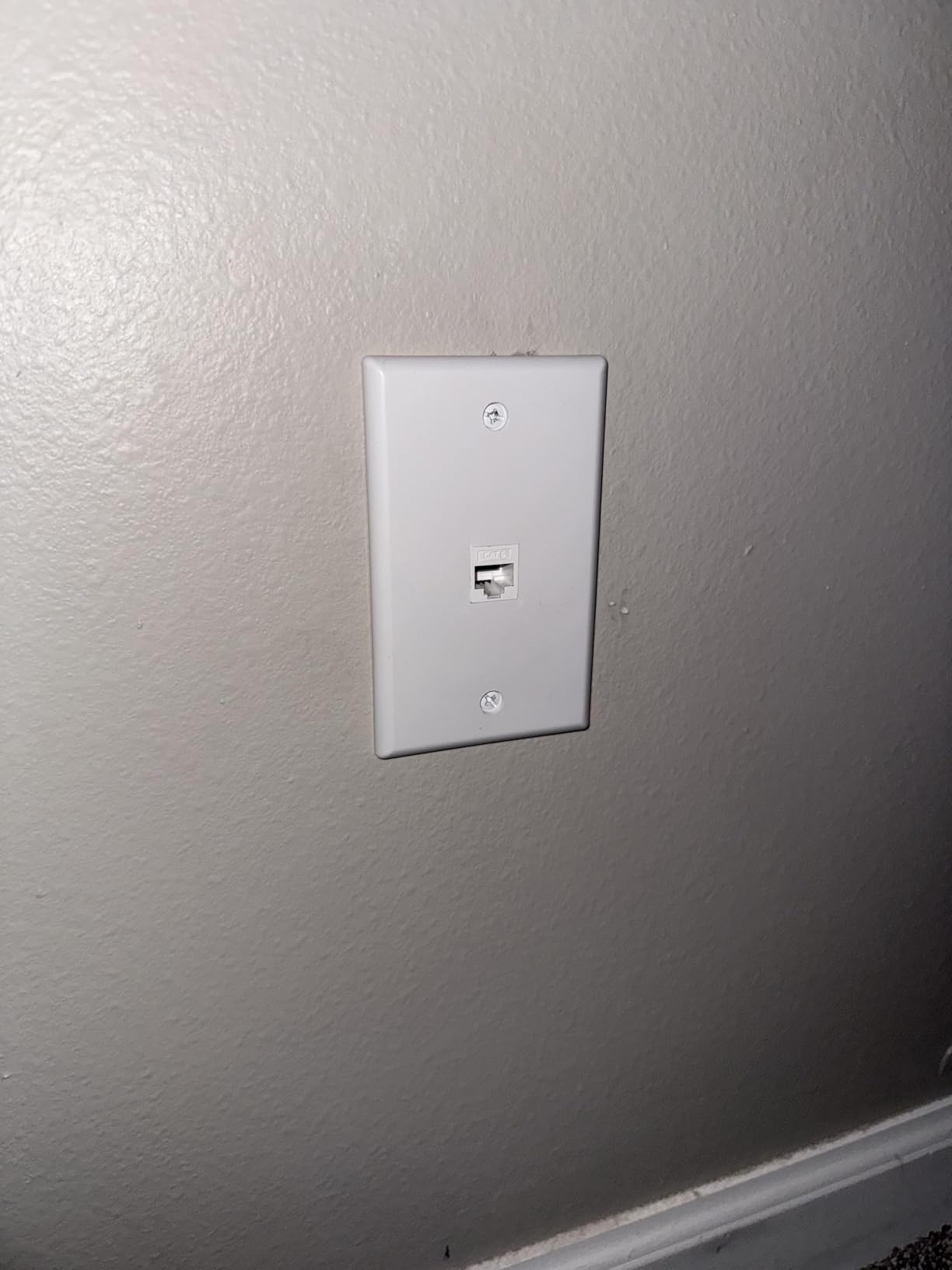 VCE 1 Port Keystone Wall Plate UL Listed (10 Pack), Single Gang Wall Plates for RJ45 Keystone Jack and Modular Inserts, White customer photo 1