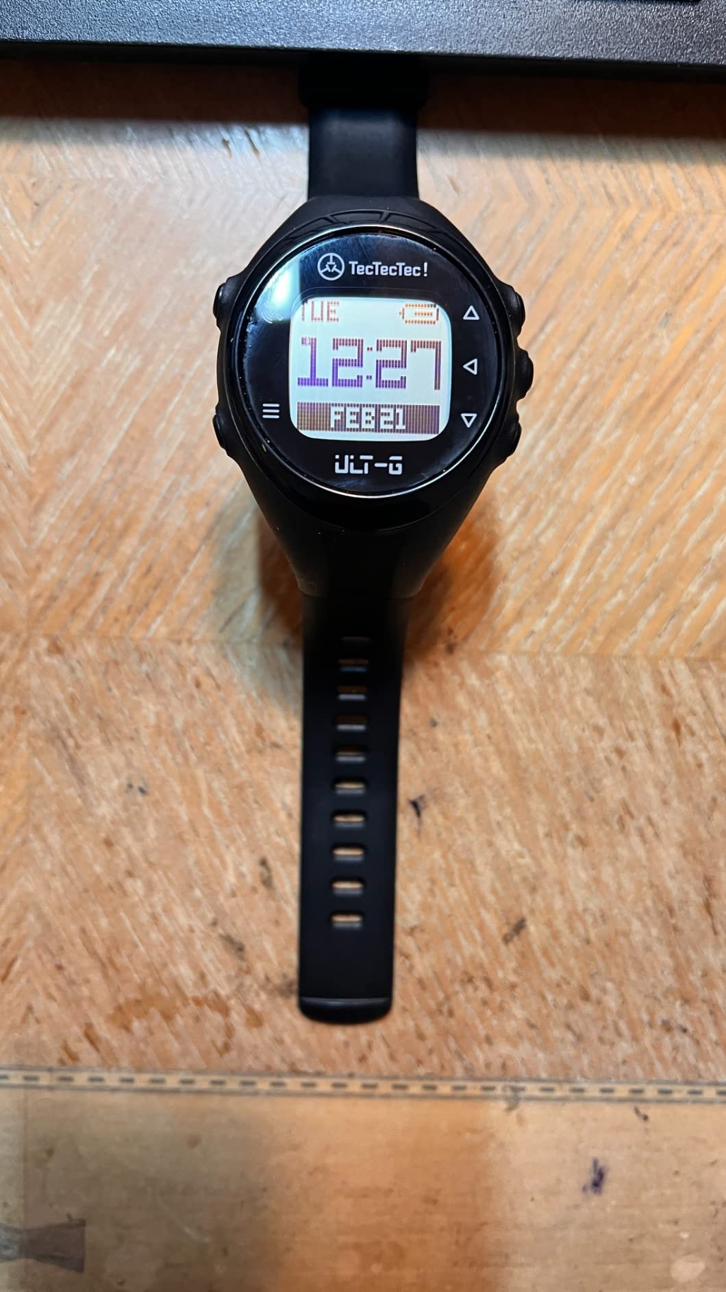 TecTecTec ULT-G Golf GPS Watch - Simple & Easy Distance Watch, No App Required, Front/Back/Middle Distances, 38,000+ Courses Preloaded, Water-Resistant customer photo 2
