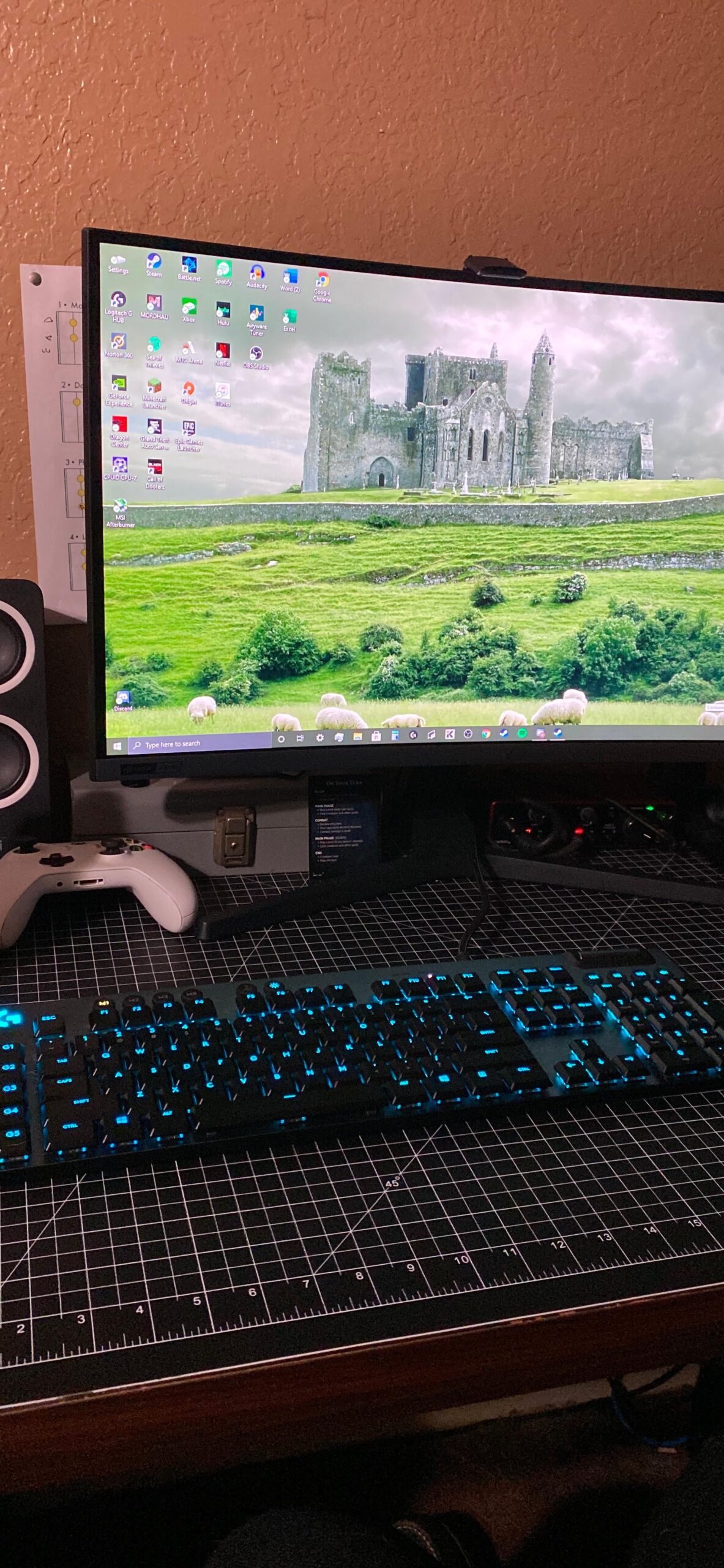 Logitech G815 LIGHTSYNC RGB Mechanical Gaming Keyboard with Low Profile GL Tactile Key Switch, 5 programmable G-Keys, USB Passthrough, Dedicated Media Control - Tactile customer photo 1